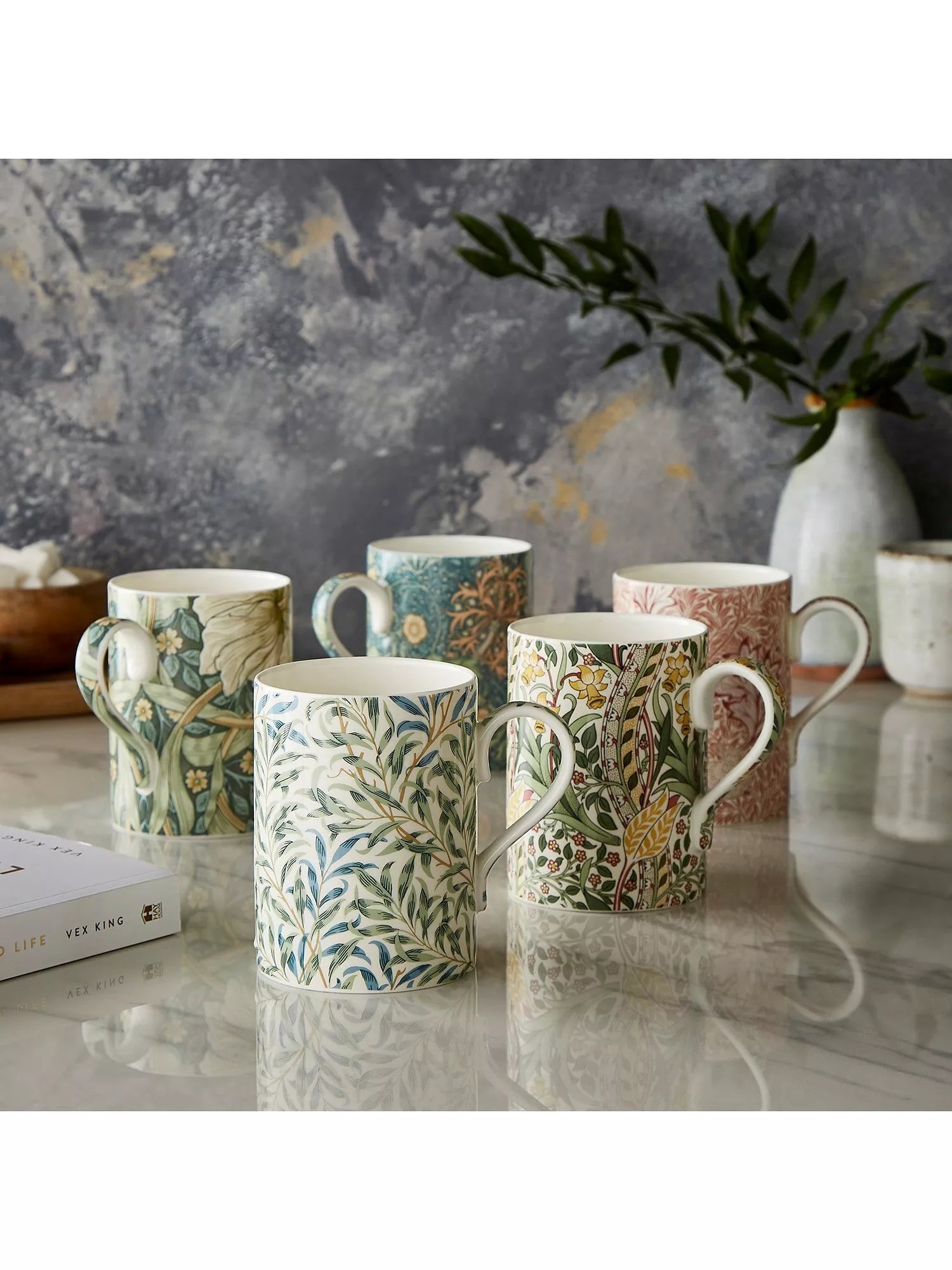 Morris & Co. Willow Boughs bone china mug 340ml, UK version