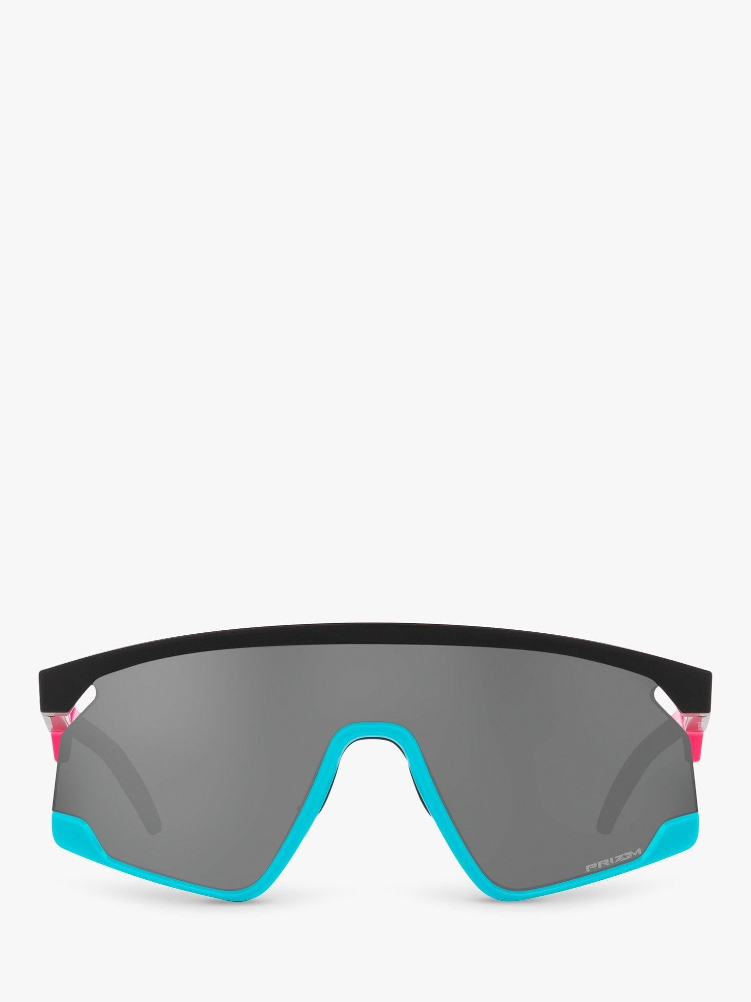 Oakley men's wrap sunglasses with polycarbonate lenses (British brand)