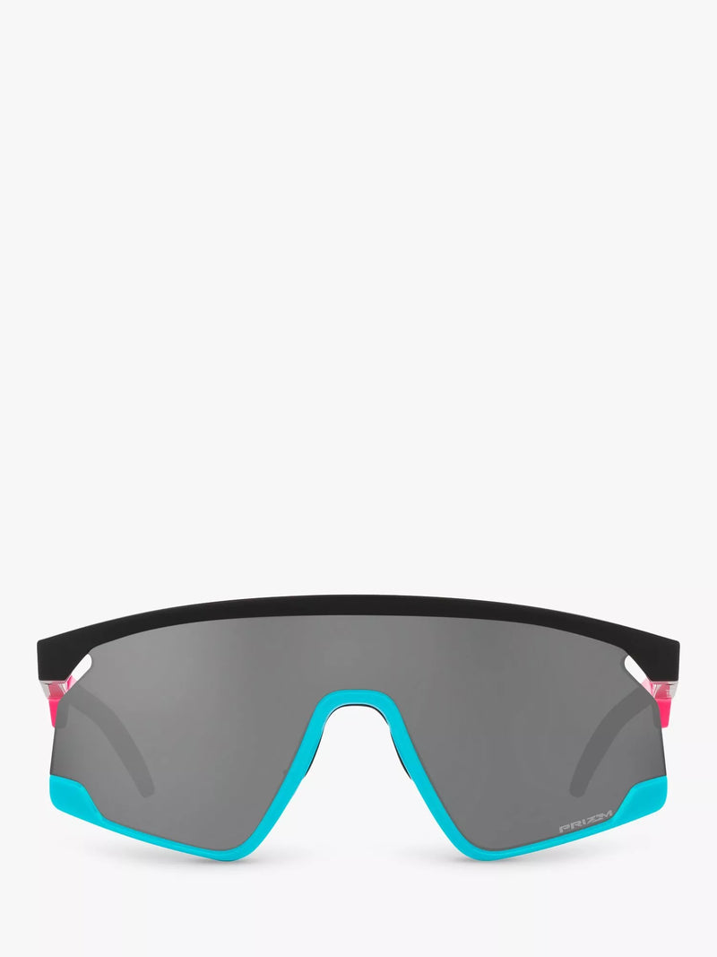 Oakley men's wrap sunglasses with polycarbonate lenses (British brand)