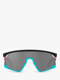 Oakley men's wrap sunglasses with polycarbonate lenses (British brand)