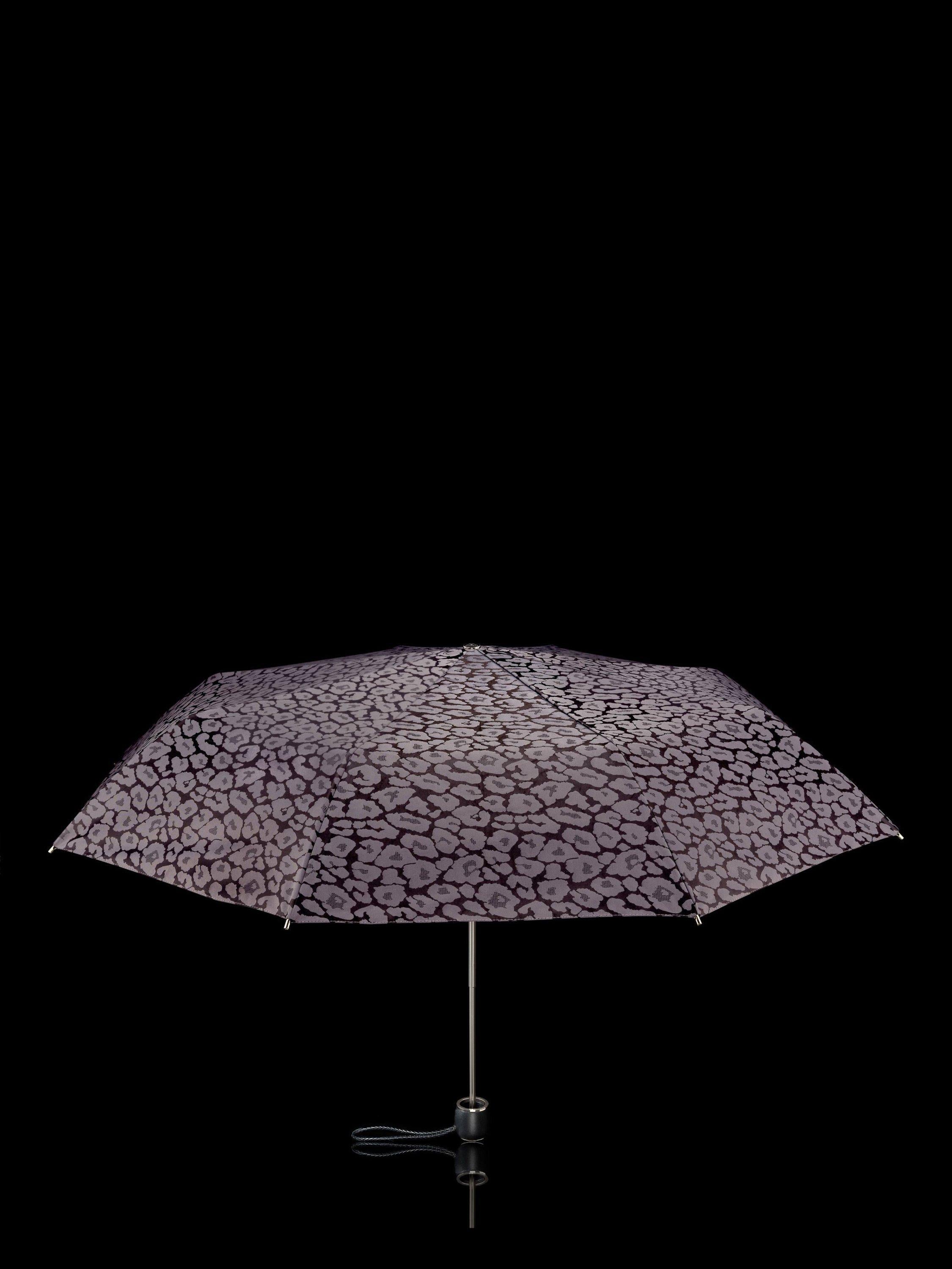 Fulton leopard print folding umbrella 94cm, imported from the UK