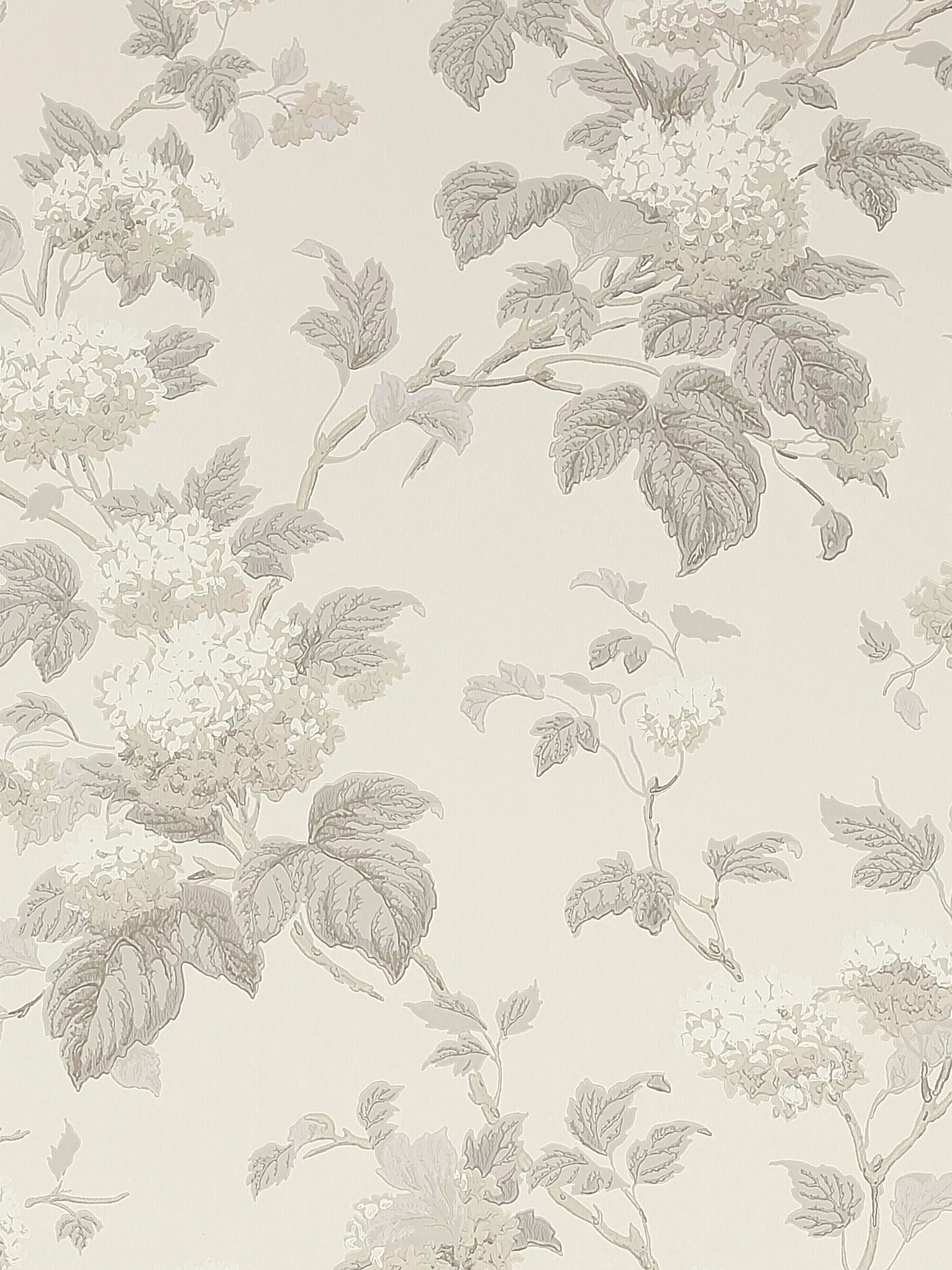 Colefax and Fowler Chantilly Floral Wallpaper