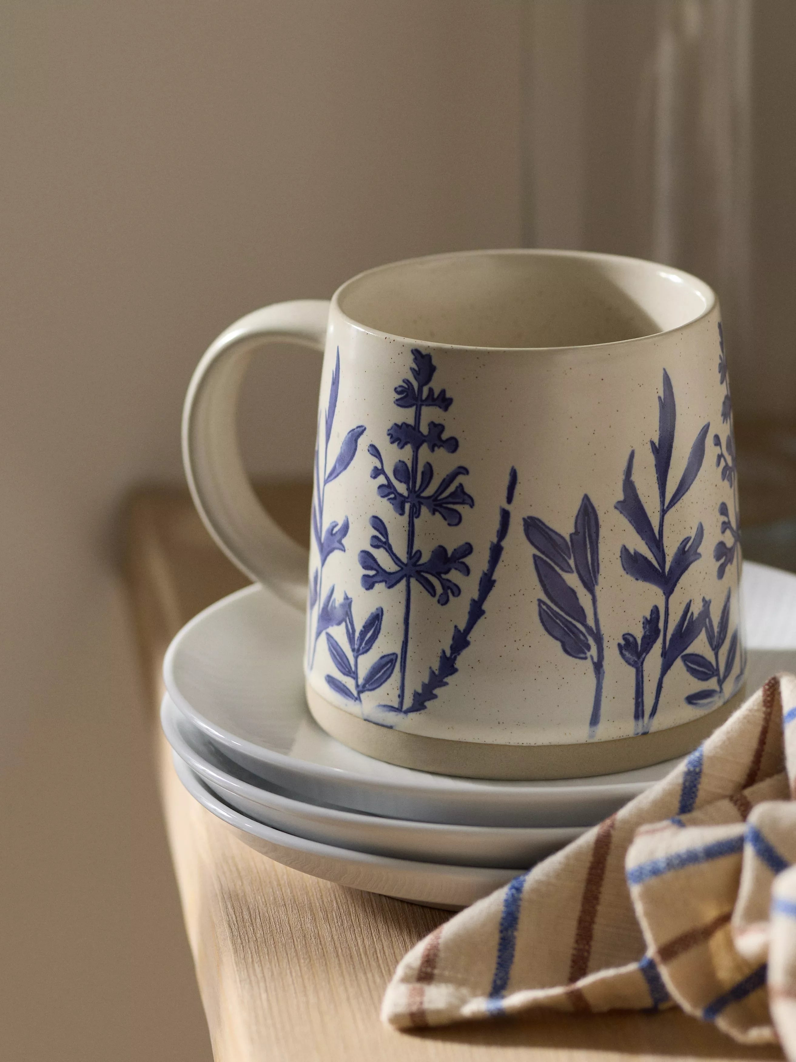 John Lewis Woodland Floral Glazed Stoneware Garden Mug in beige and blue, 450ml, UK version