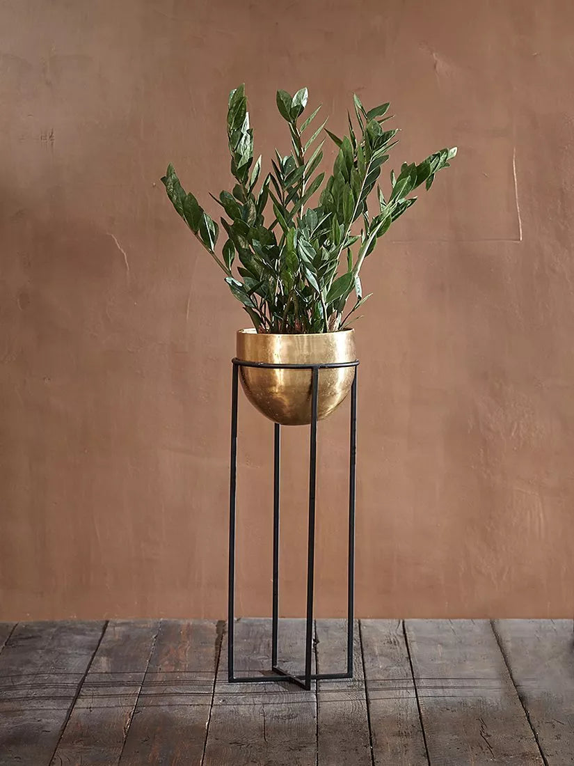Nkuku Atsu antique brass planter and stand - British product