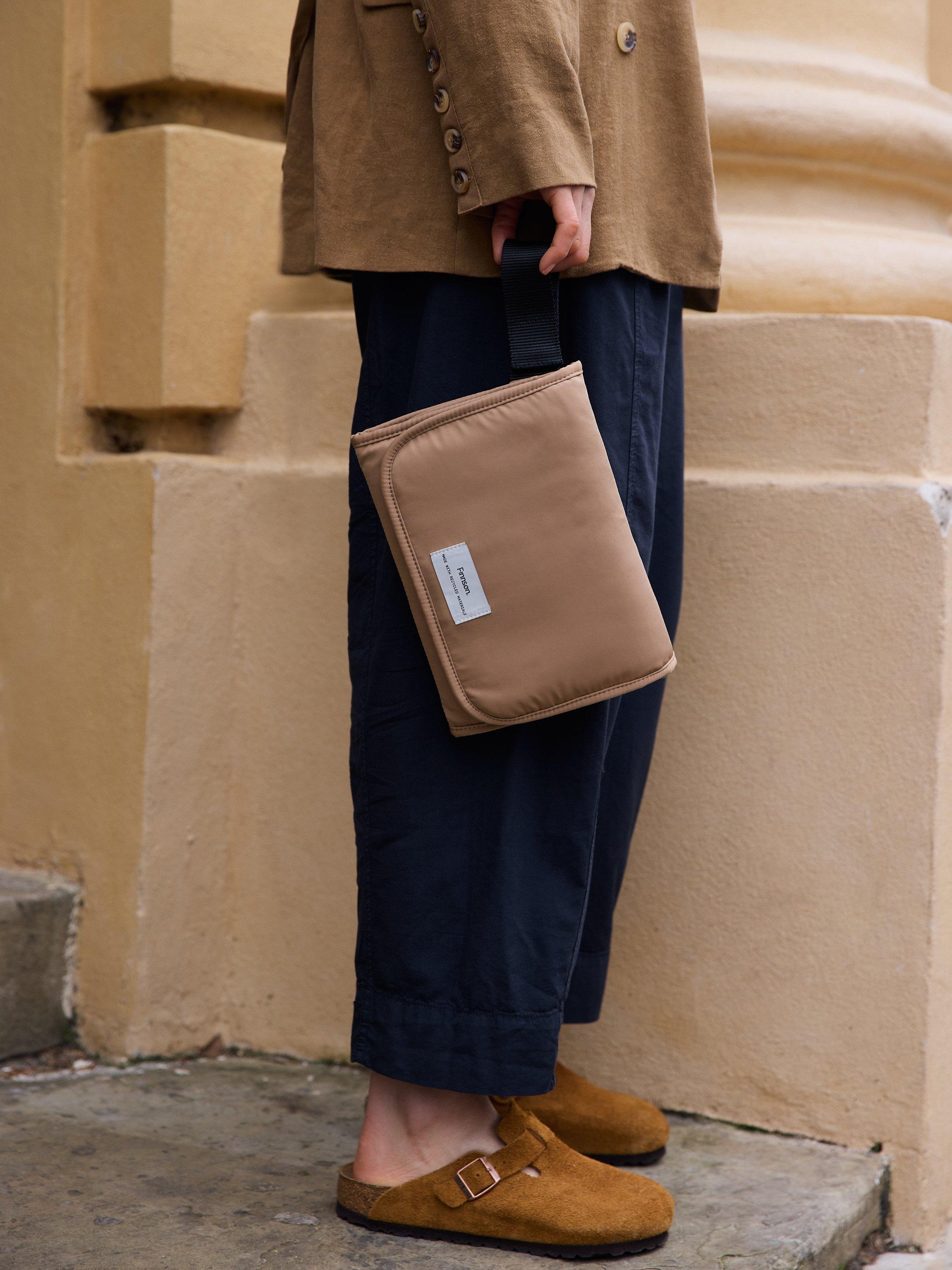 Finnsøn Maggie Eco Travel Changing Mat - British product