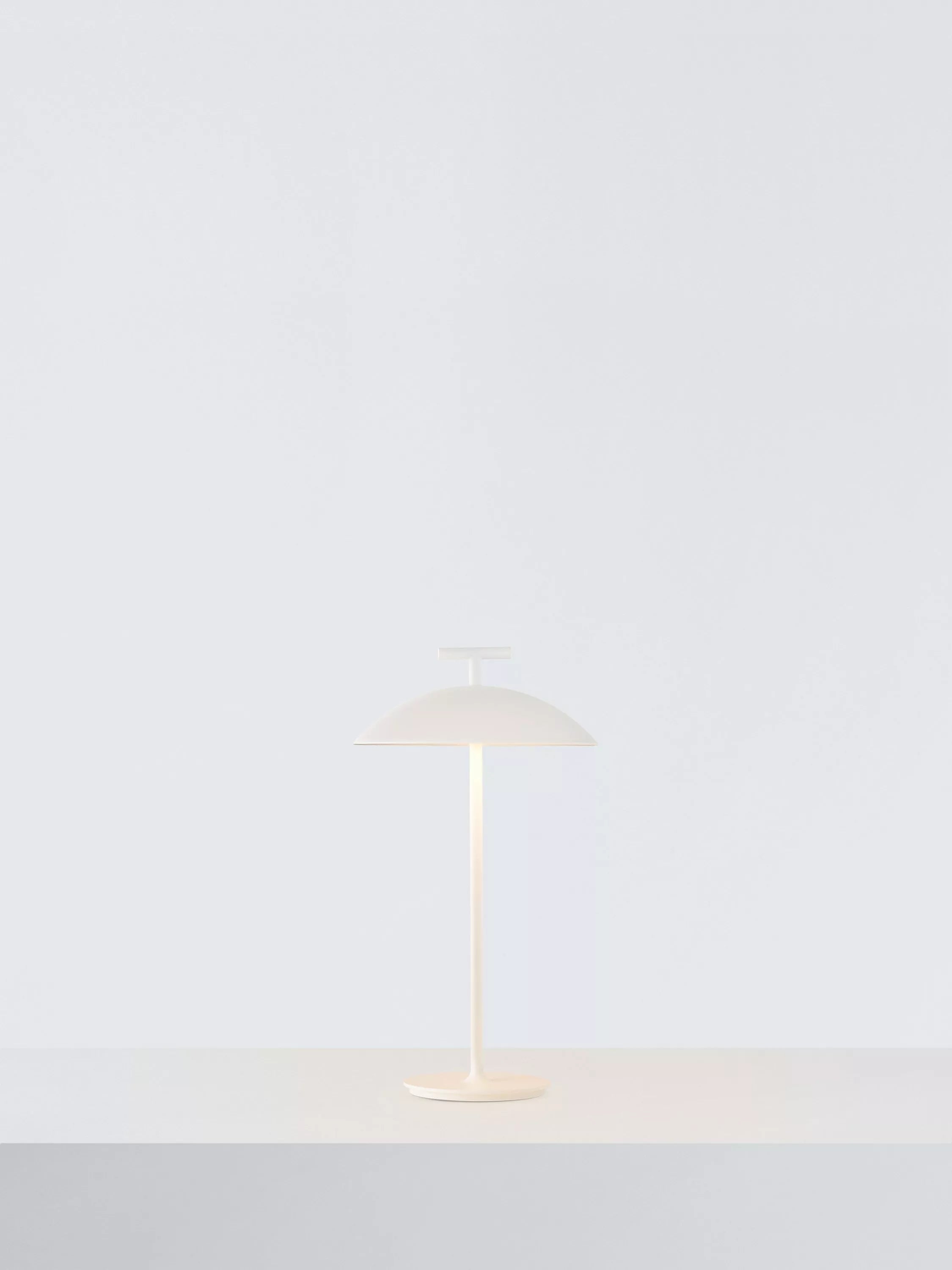 مصباح طاولة قابل لإعادة الشحن Kartell Mini Geen-a - منتج بريطاني