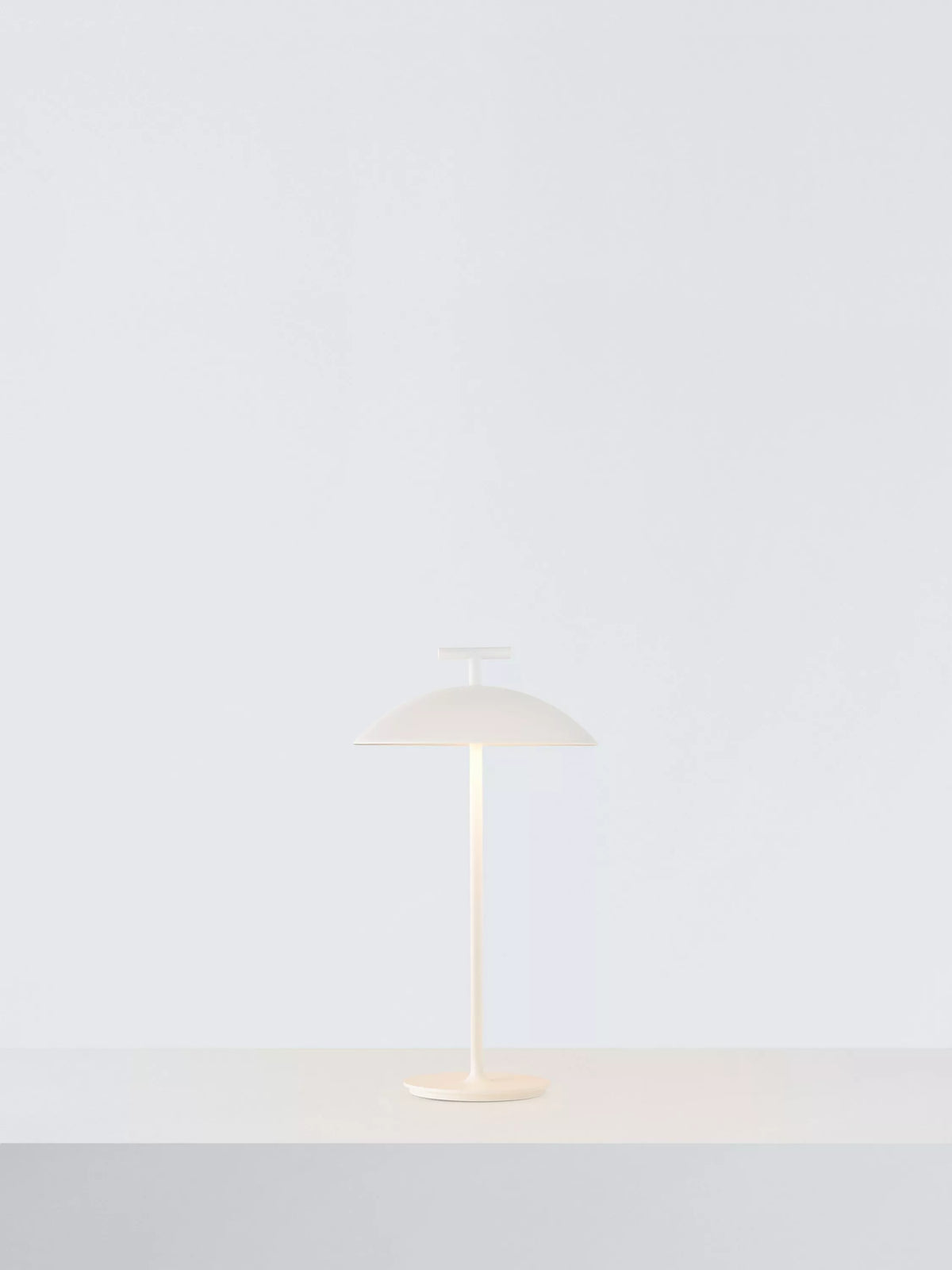 مصباح طاولة قابل لإعادة الشحن Kartell Mini Geen-a - منتج بريطاني