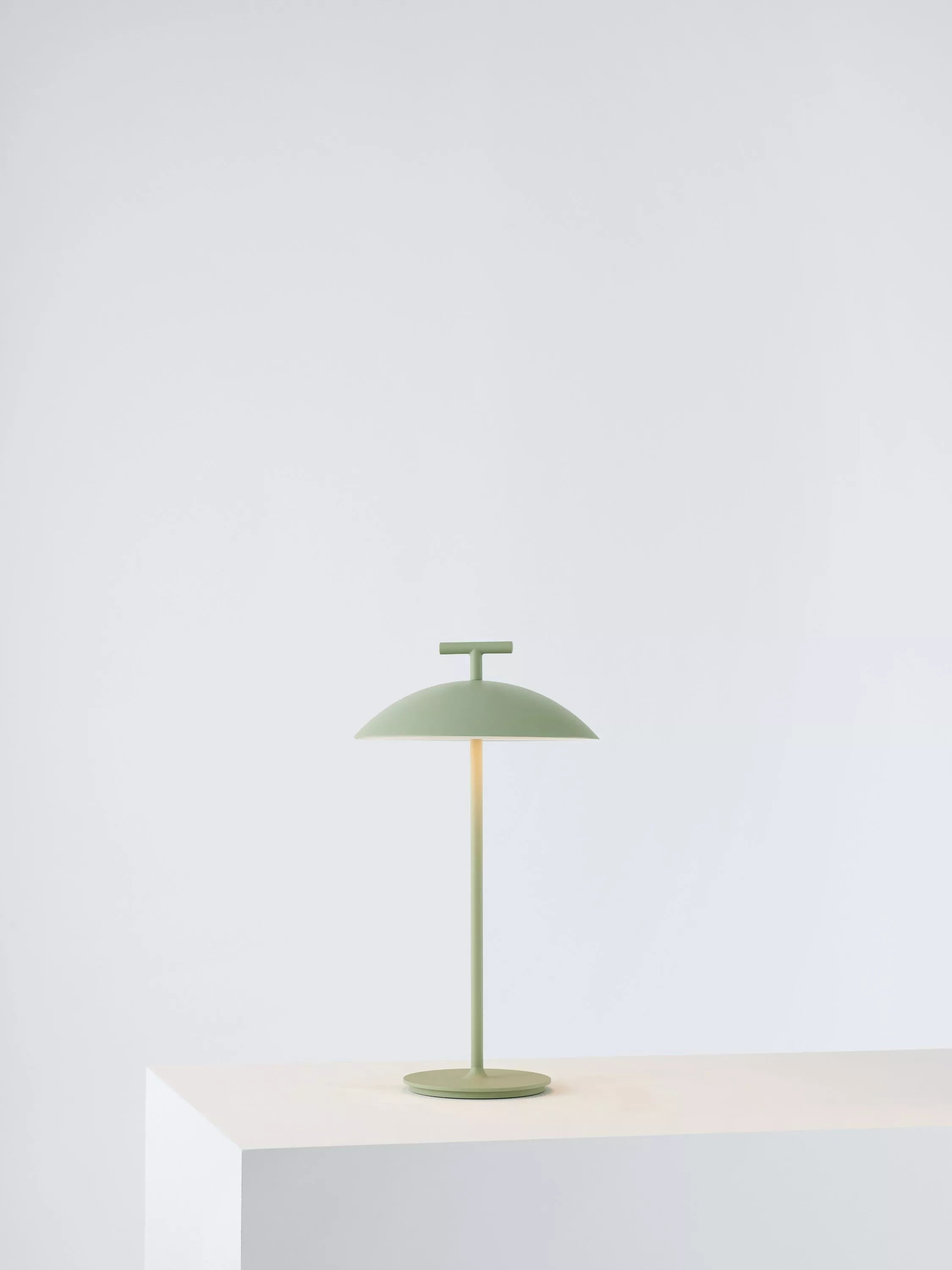 مصباح طاولة قابل لإعادة الشحن Kartell Mini Geen-a