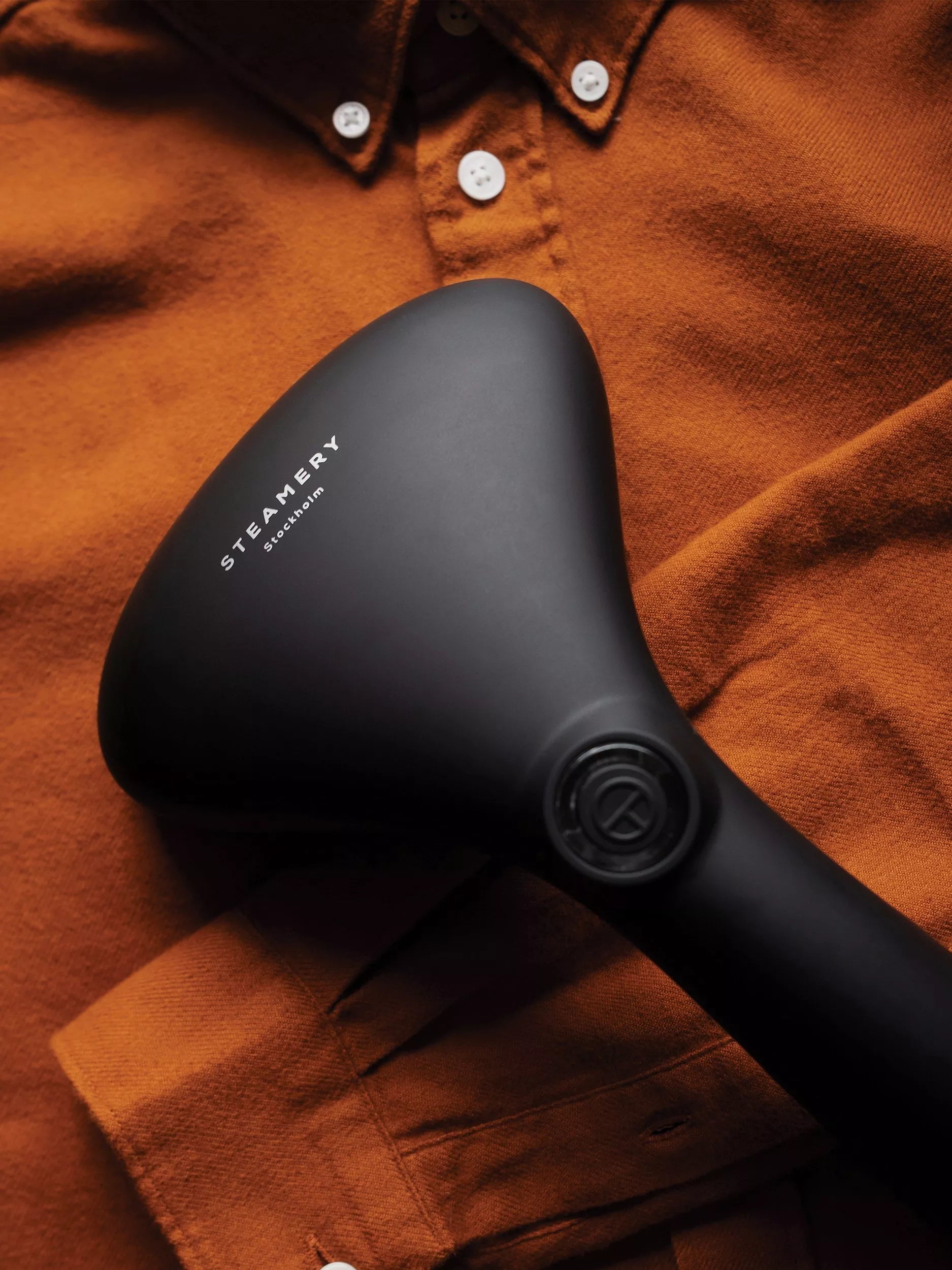 Steamery Cirrus No.2 handheld clothes steamer - British product