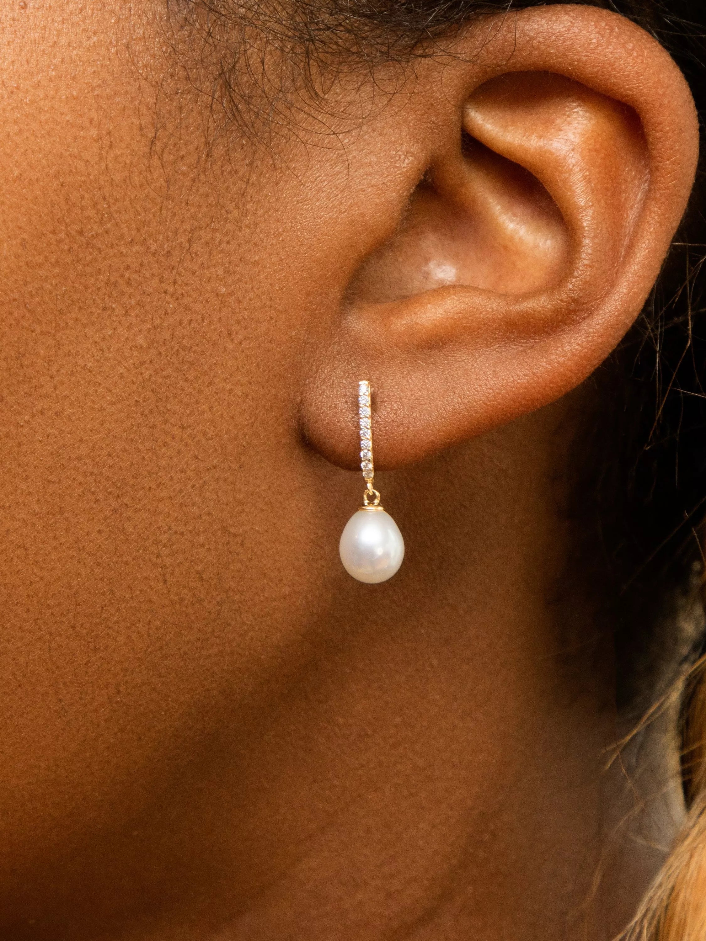IBB 9ct gold pearl drop earrings - British product