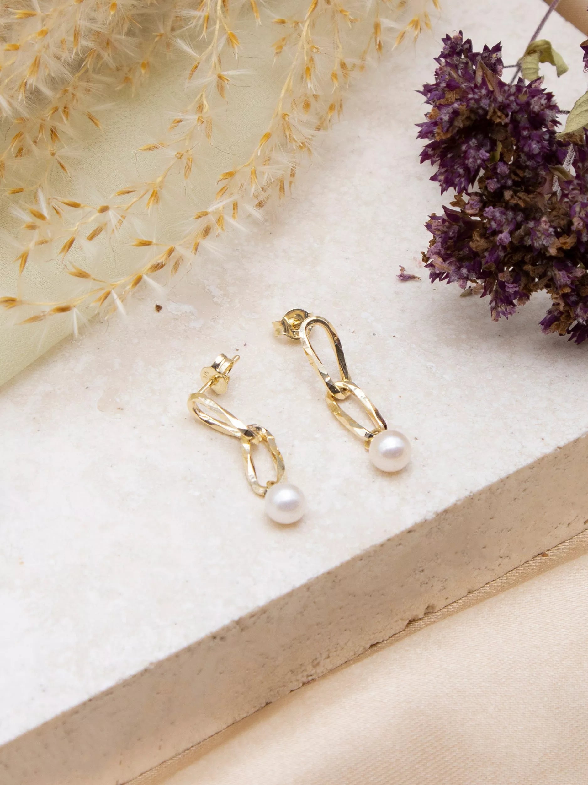 IBB 9ct yellow gold freshwater pearl drop earrings (British brand)
