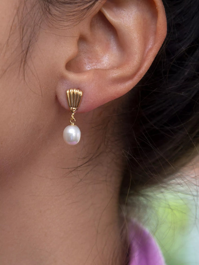 IBB 9ct yellow gold freshwater pearl shell drop earrings, imported from the UK