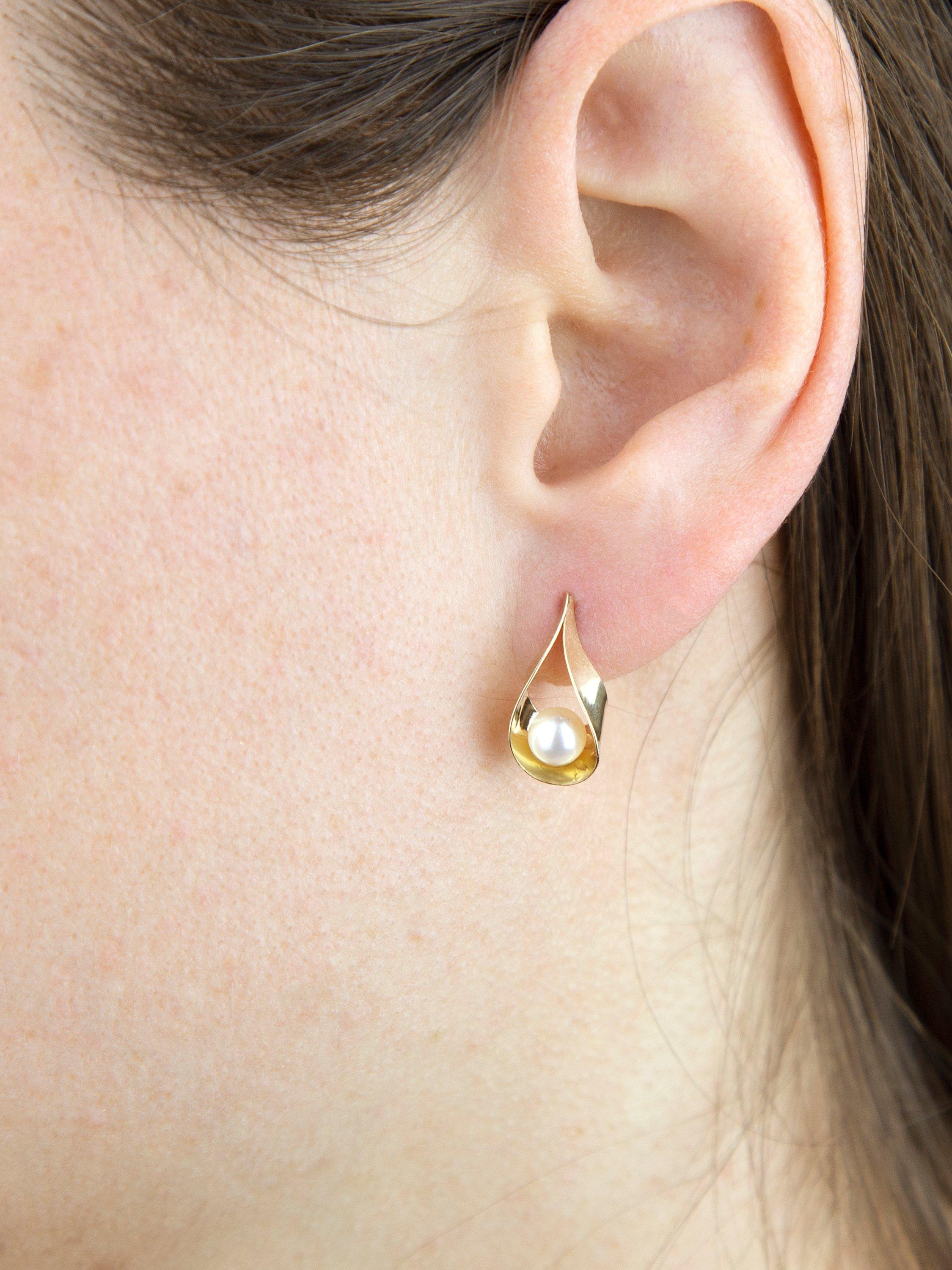 IBB 9ct gold pearl teardrop earrings, imported from the UK