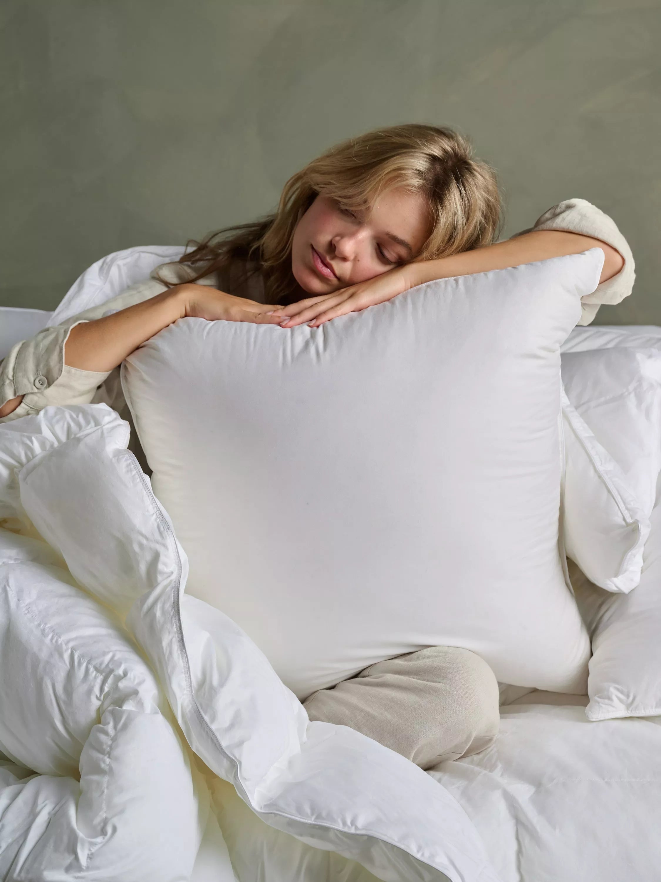 Bedfolk down alternative square pillow medium - British product