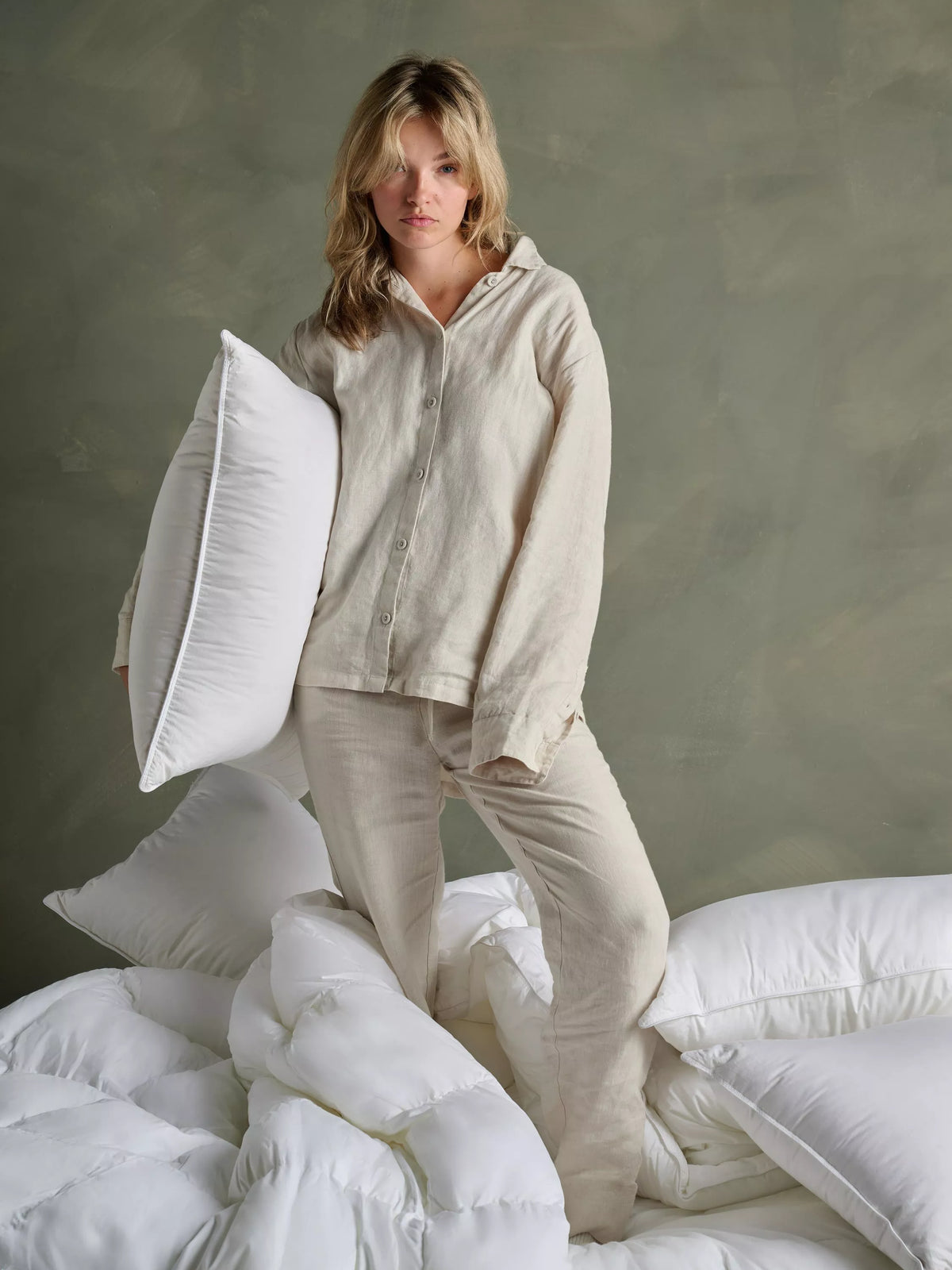 Oreiller Bedfolk en duvet synthétique, format king size, taille moyenne - Produit britannique