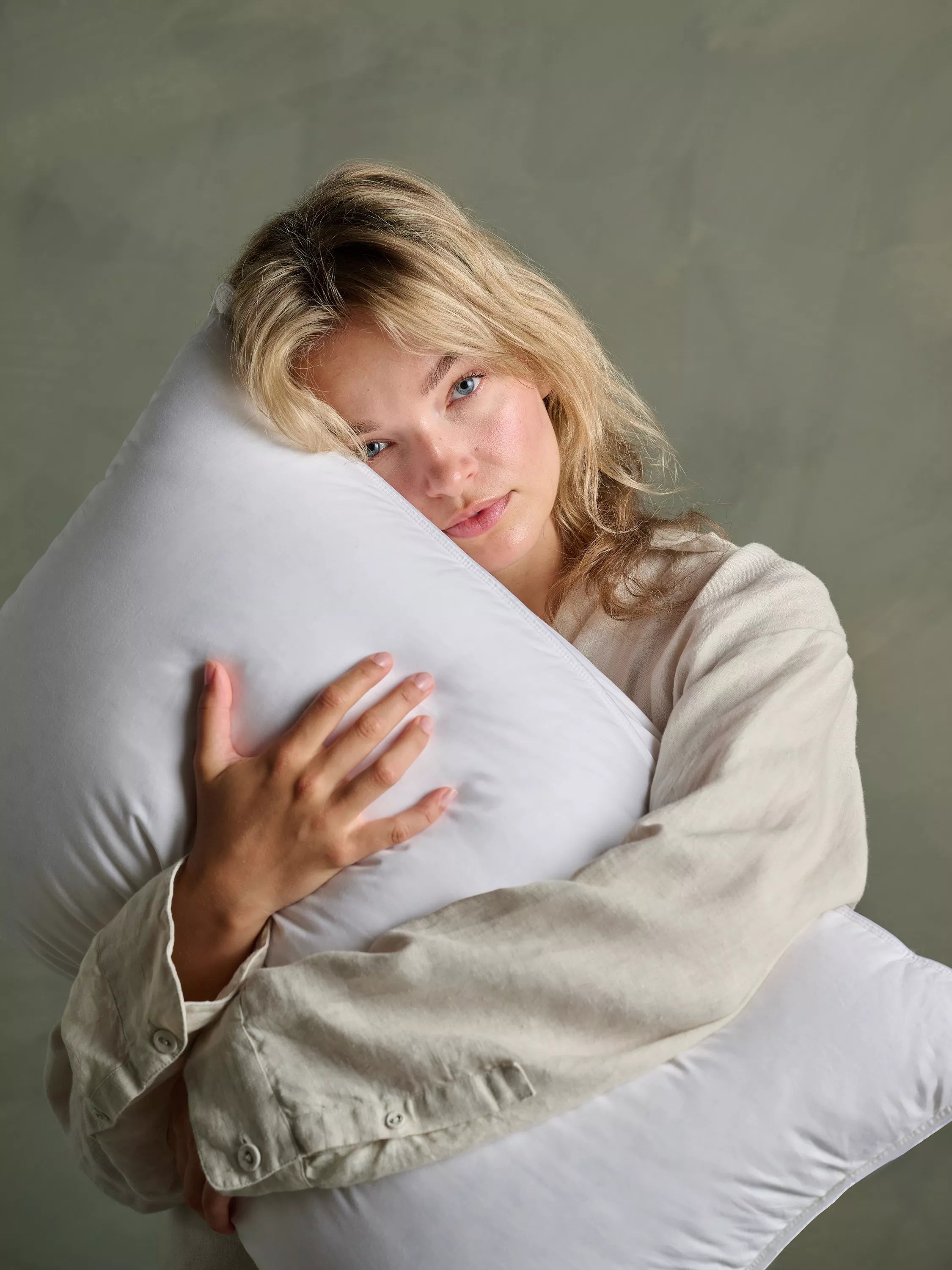Bedfolk Down Alternative Pillow Firm Standard - British product