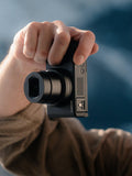 Sony ZV-1 II digitale Kompaktkamera mit 18-50mm Objektiv, UK-Version