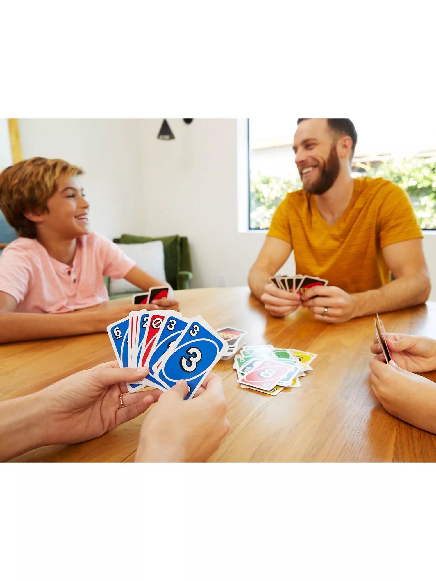 Mattel UNO card game with wild cards, ages 7+ (British brand)
