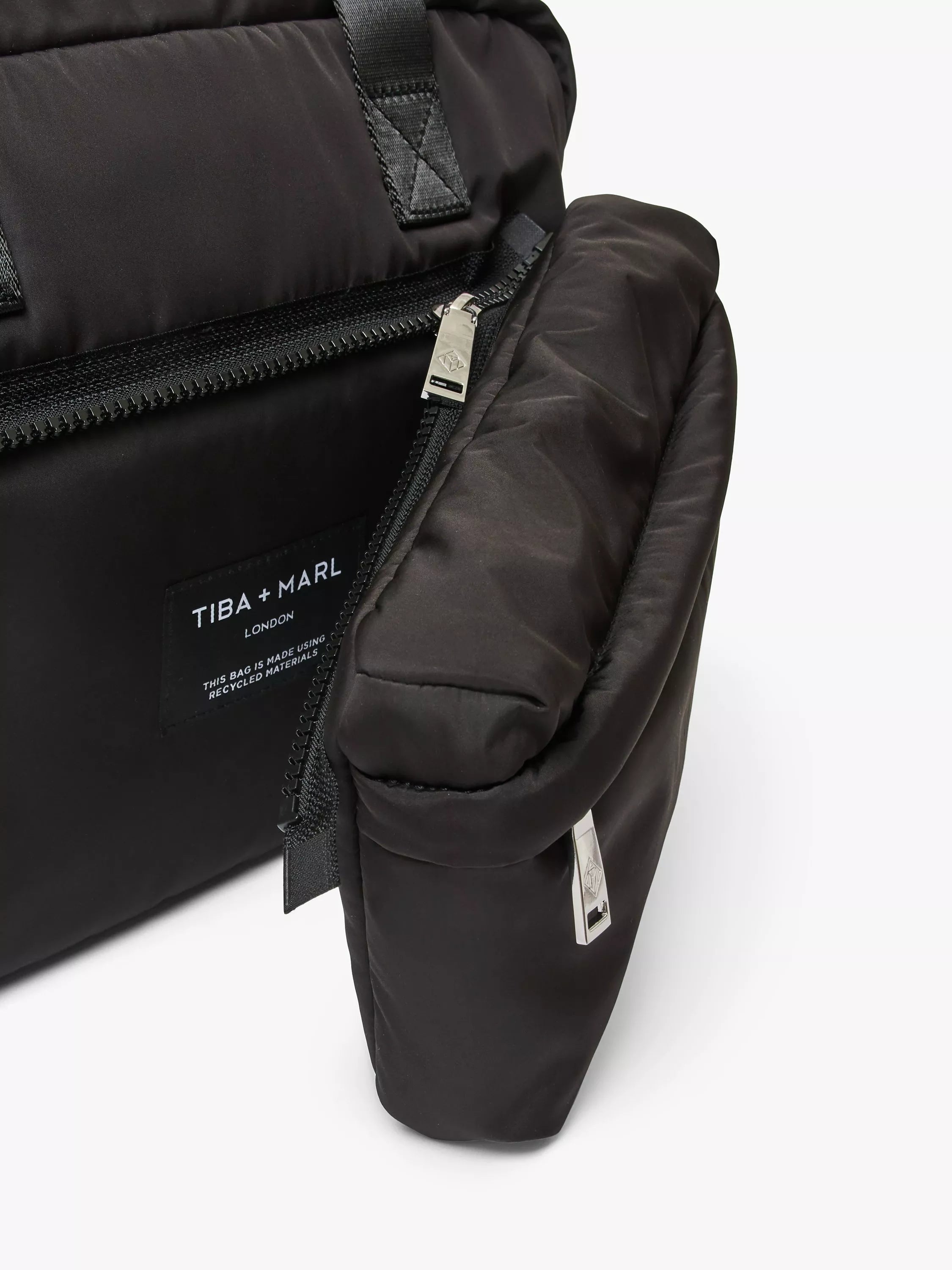 Tiba & Marl Phoenix Holdall black 24L, imported from the UK