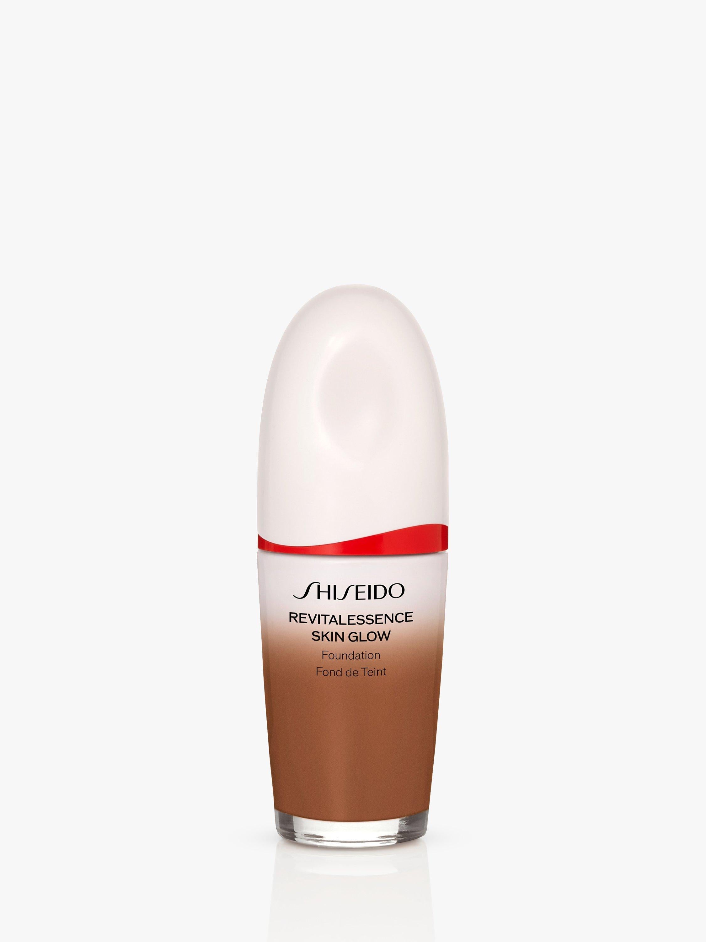 Shiseido RevitalEssence Glow Foundation mittlere Deckkraft - Britisches Produkt