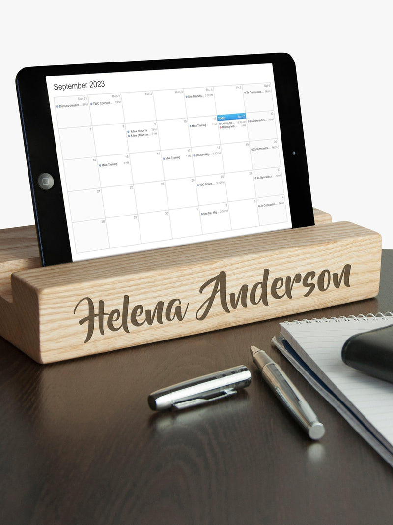 Treat Republic personalised oak kitchen holder brown (British brand)