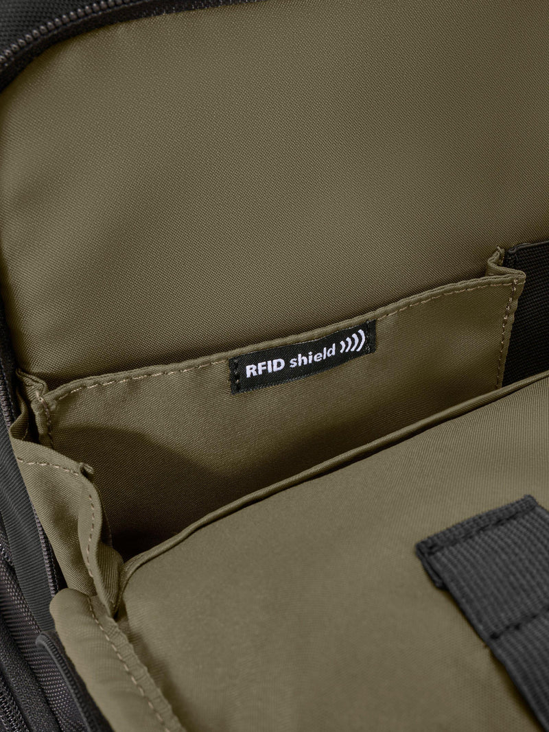 Briggs & Riley HTA large cargo backpack 22.7L - British product