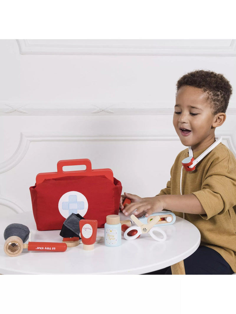 Le Toy Van wooden doctor set with vintage bag and accessories, UK version