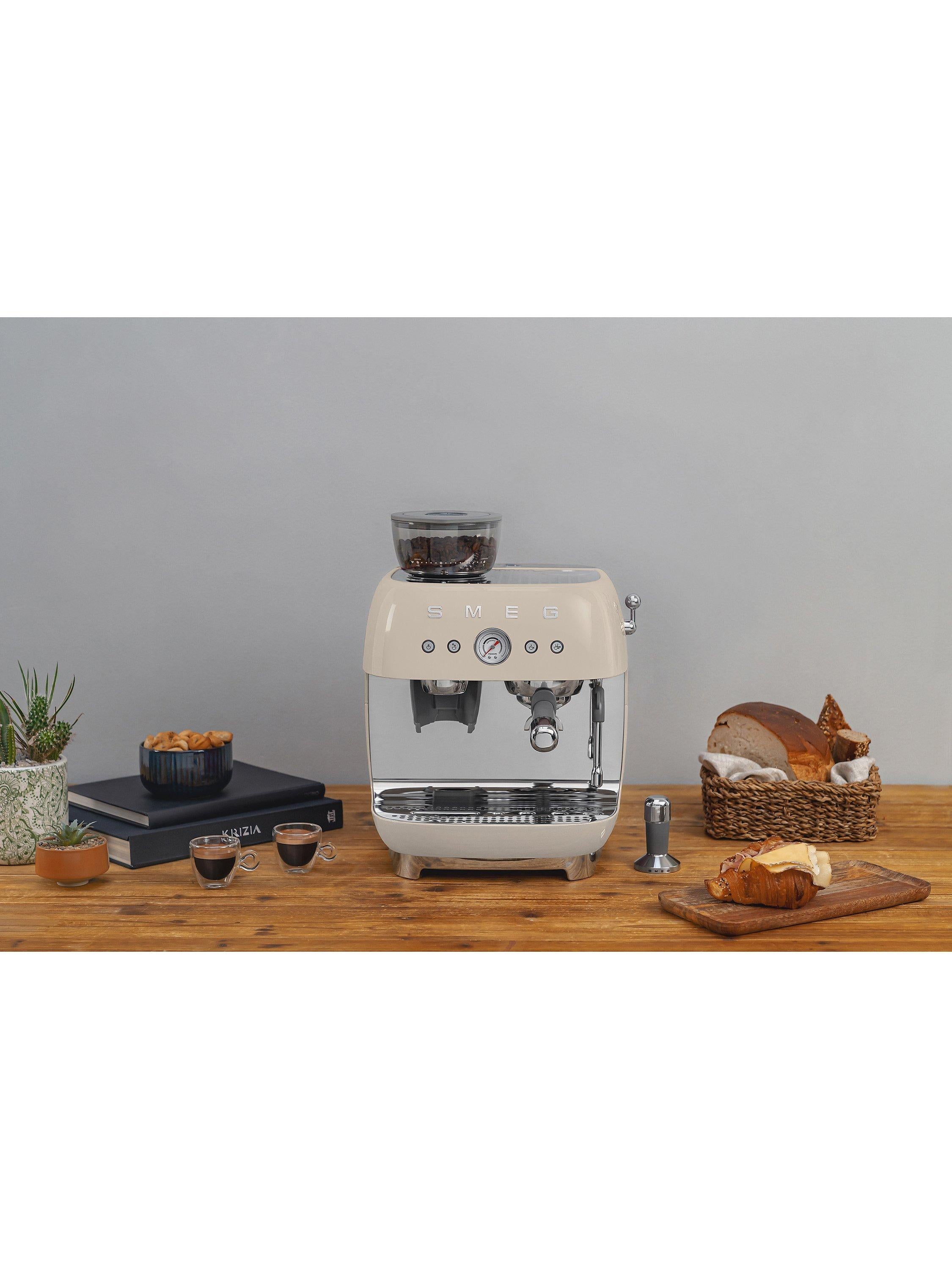 Smeg EGF03 Automatic Espresso Machine with 2.4L reservoir (British brand)