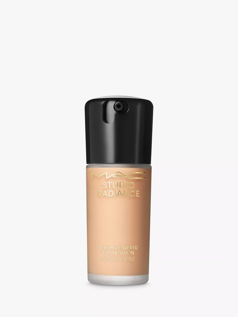 MAC Studio Radiance Serum-Powered Foundation Flytende Foundation Medium Dekning 30ml