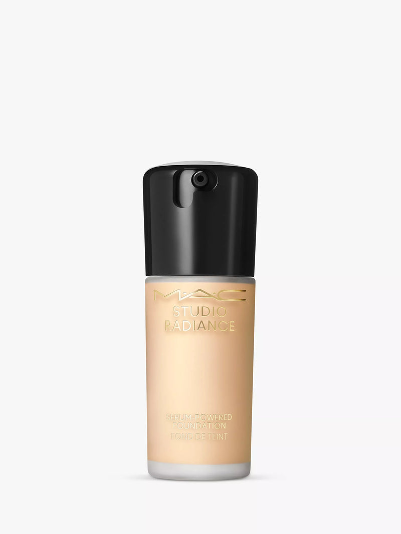 MAC Studio Radiance Serum-Powered Foundation Flytende Foundation Medium Dekning 30ml