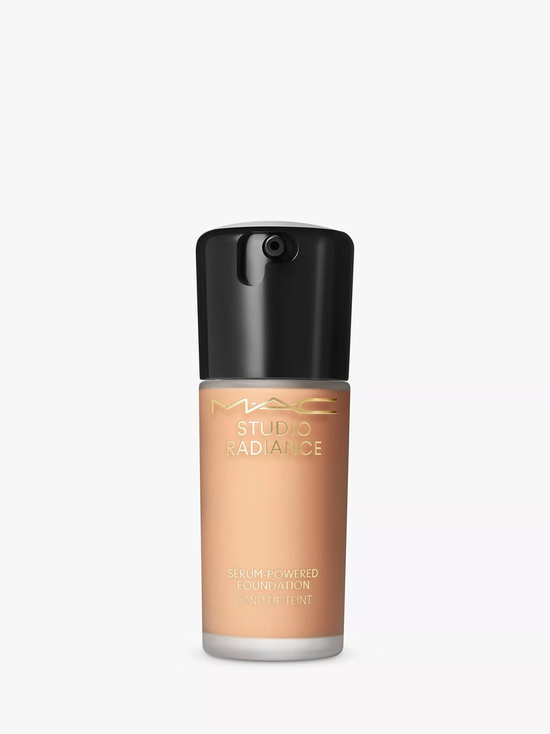MAC Studio Radiance Serum-Powered Foundation Flytende Foundation Medium Dekning 30ml