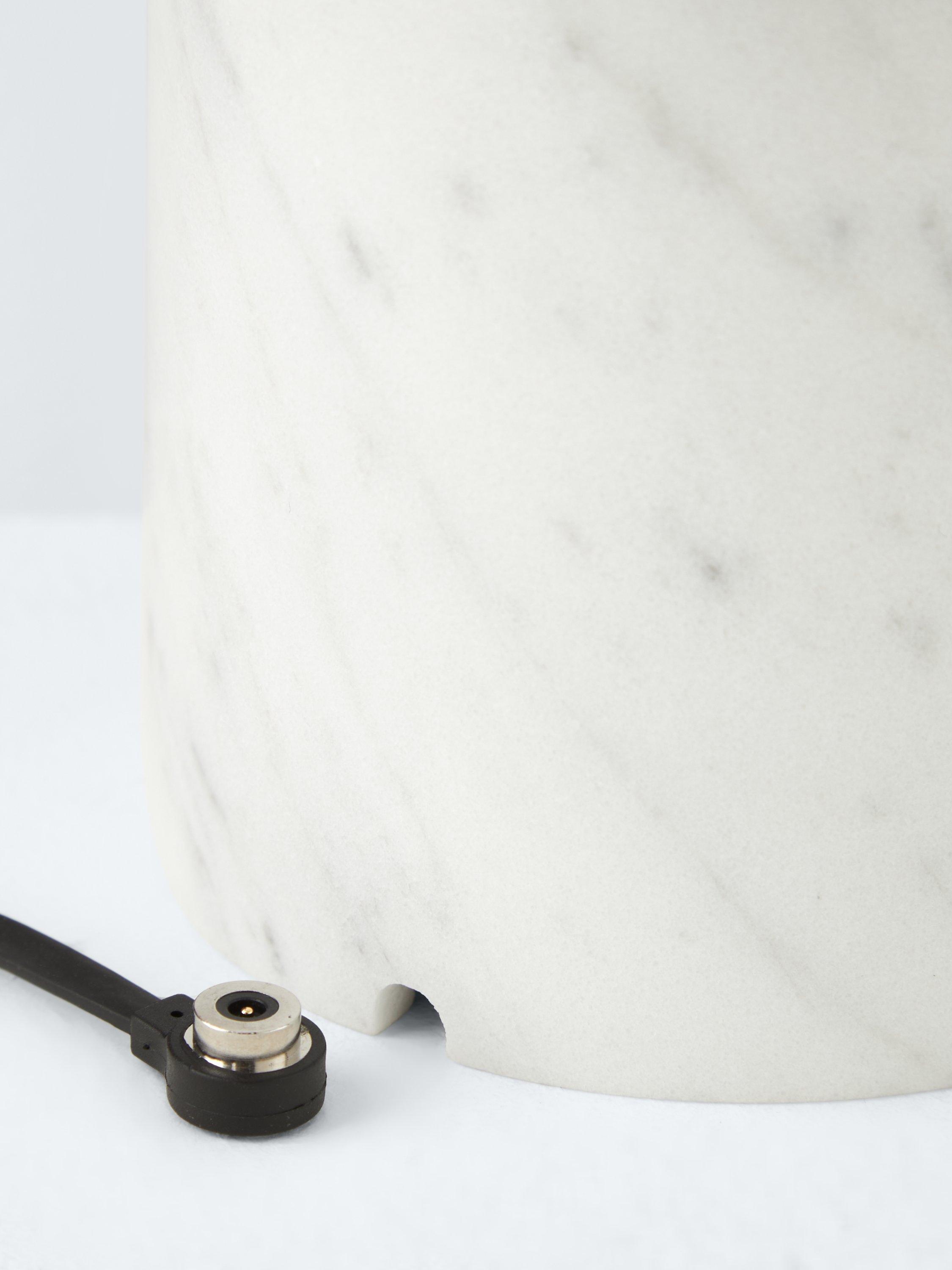 Tom Dixon Stein-Marmor-Tischlampe mit USB-Aufladung, UK-Version