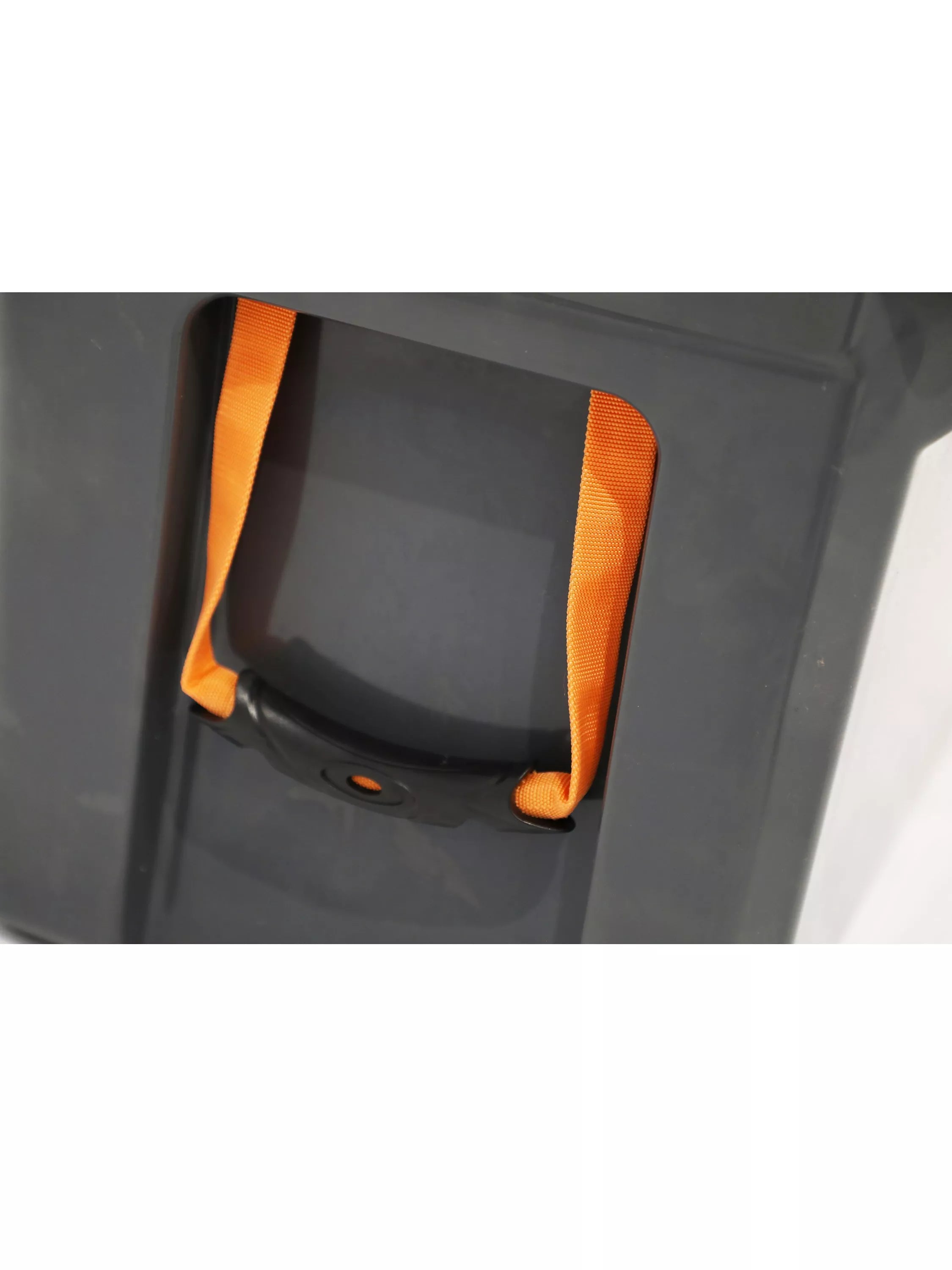Vango Glacier 47L rotomolded cool box, British product