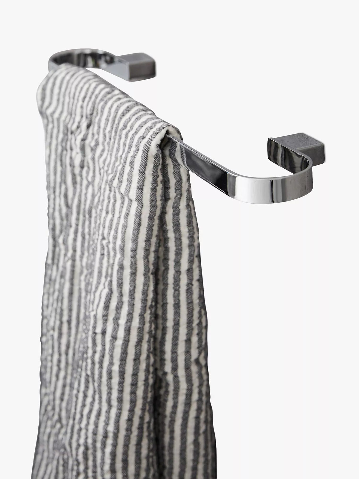 Miller Orlando single towel rail chrome (British brand)