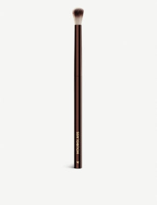 Hourglass No.4 crease brush for eyeshadow, UK version