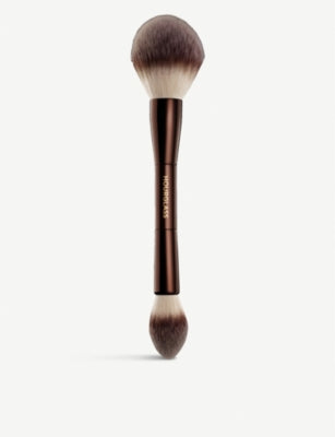 Hourglass Veil Powder Brush makeup brush, imported from the UK