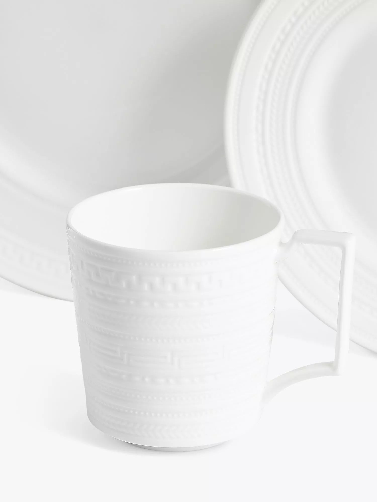 Wedgwood Intaglio bone china dinnerware set 16 piece (British brand)
