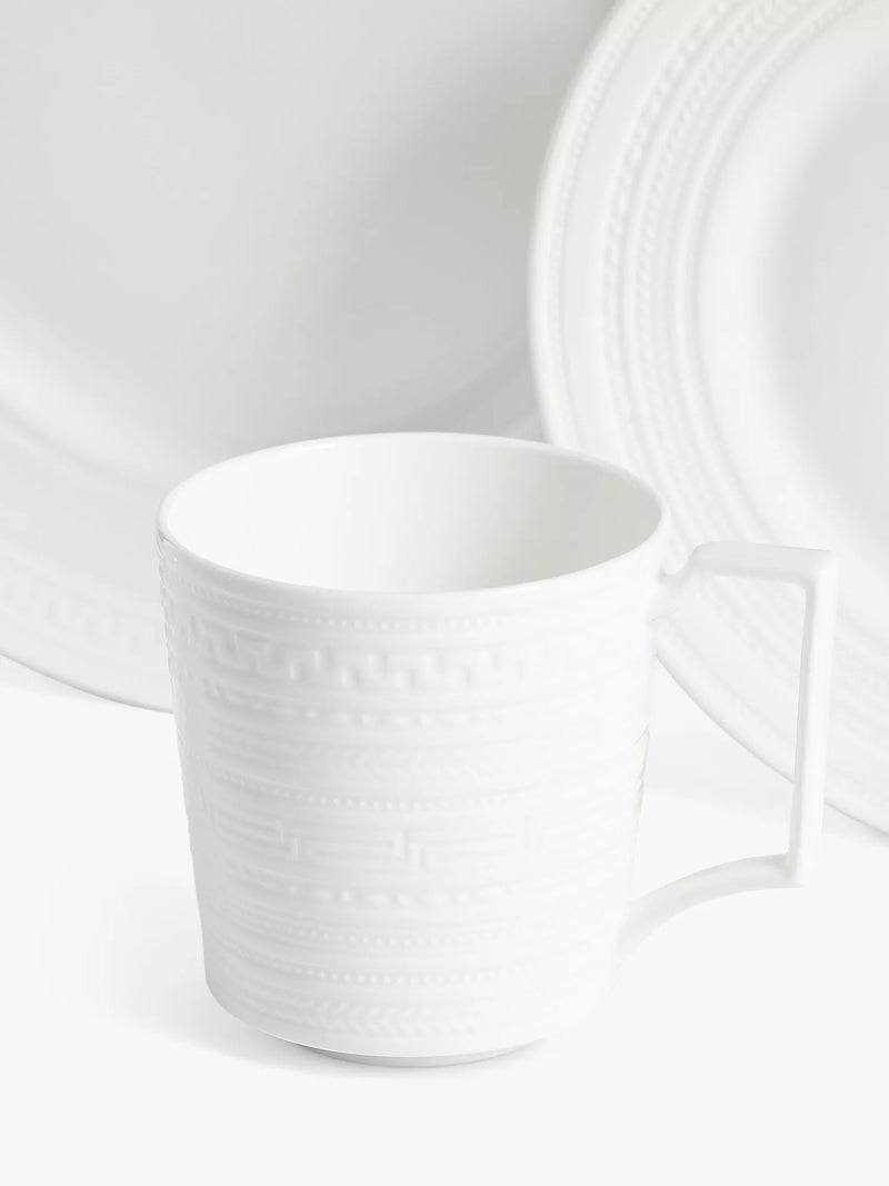 Wedgwood Intaglio bone china dinnerware set 16 piece (British brand)