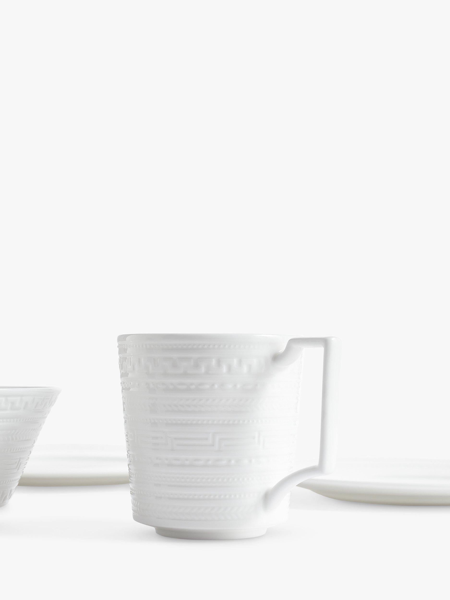 Wedgwood Intaglio bone china dinnerware set 16 piece (British brand)
