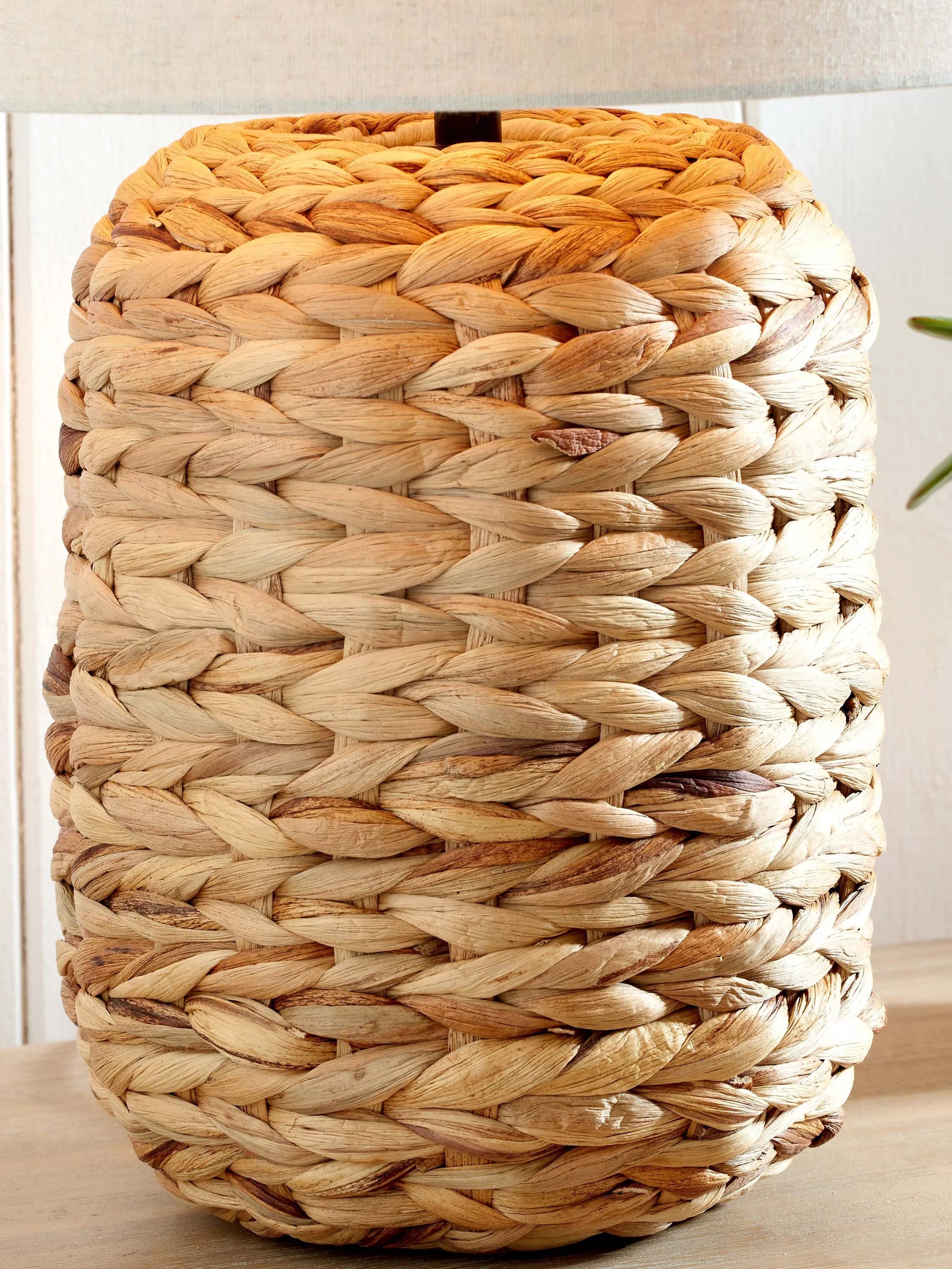 Pacific Zadi water hyacinth table lamp natural (British brand)