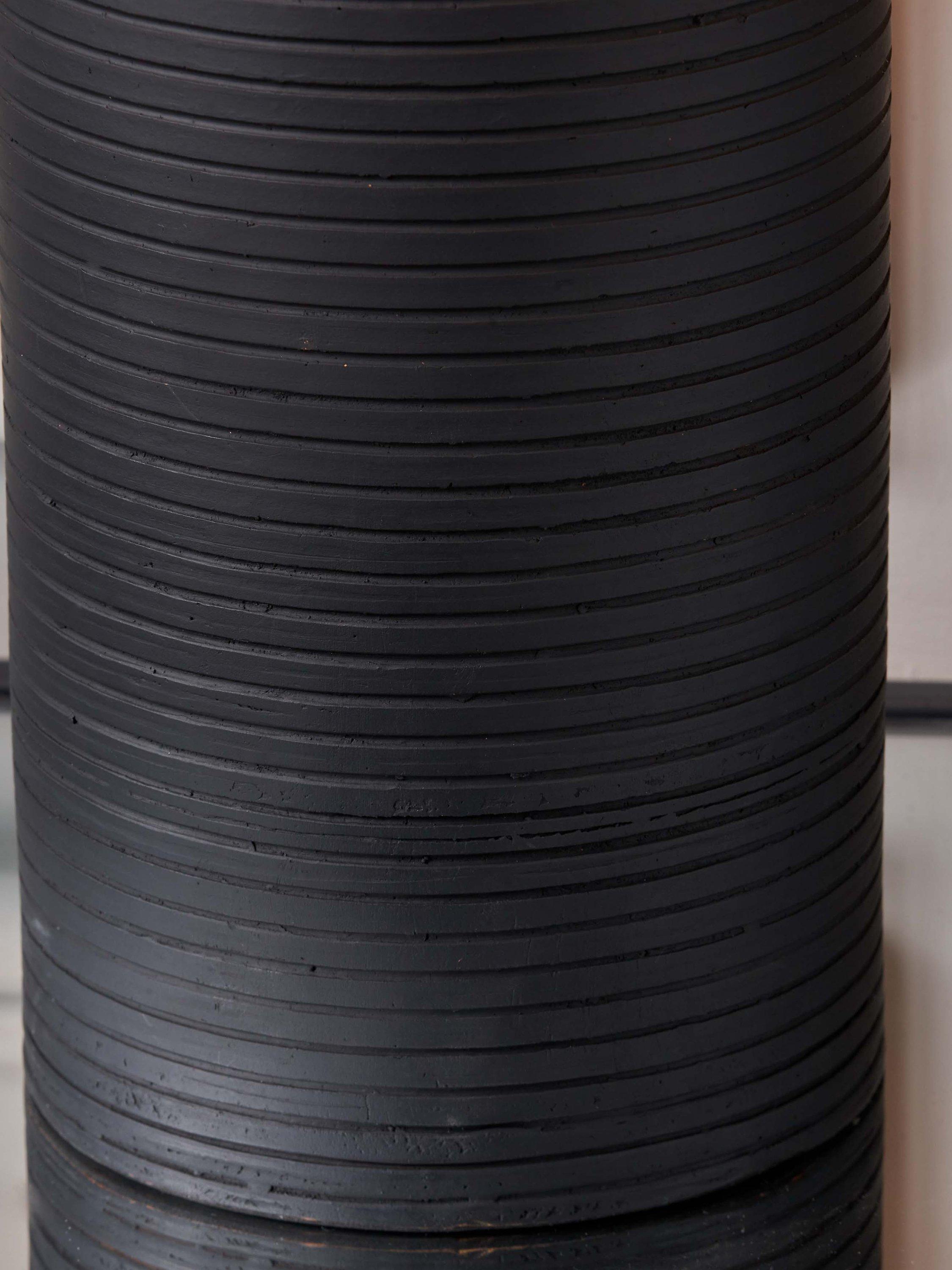 Pacific Sierra table lamp black, imported from the UK