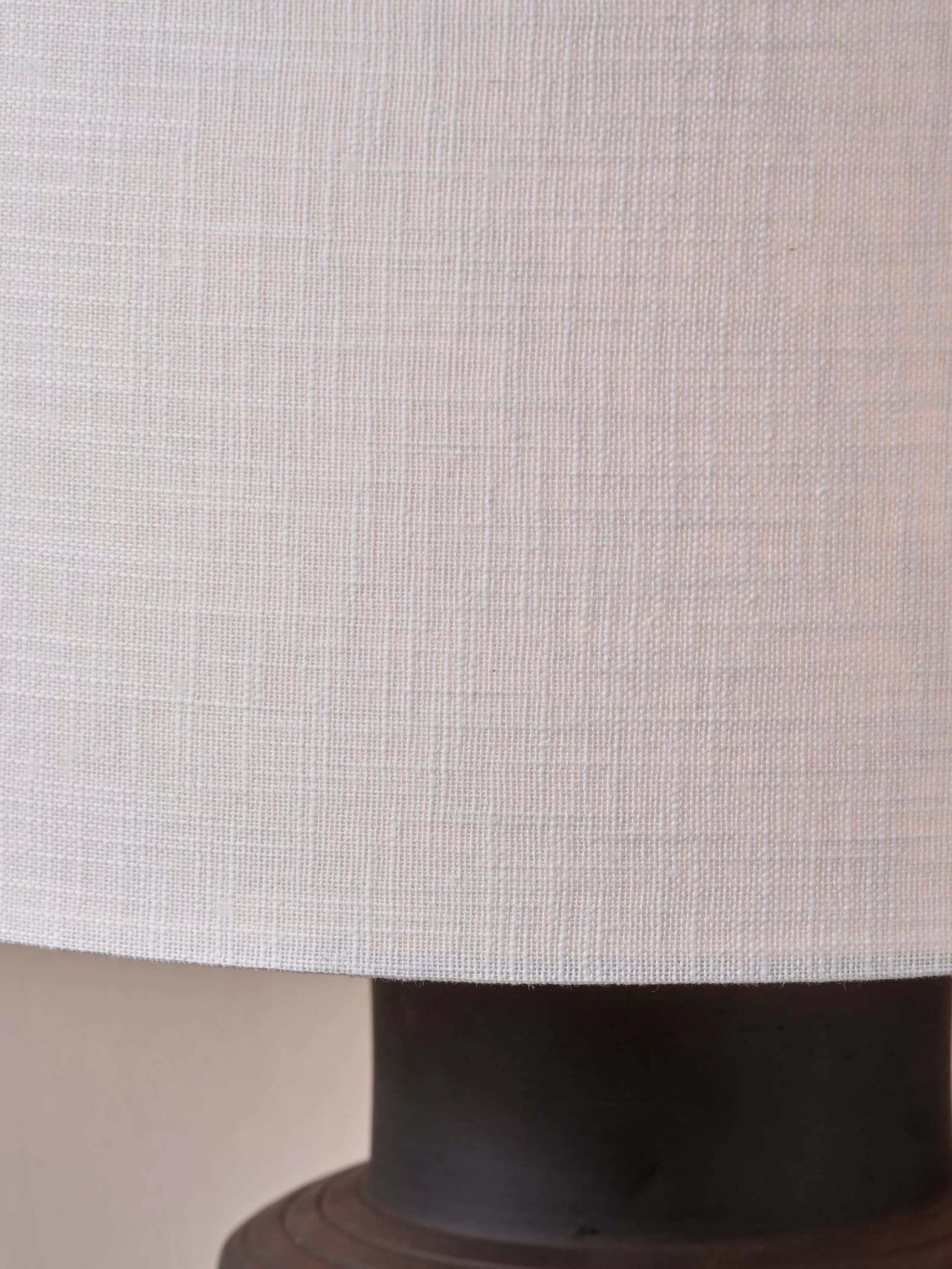 Pacific Sierra table lamp black, imported from the UK