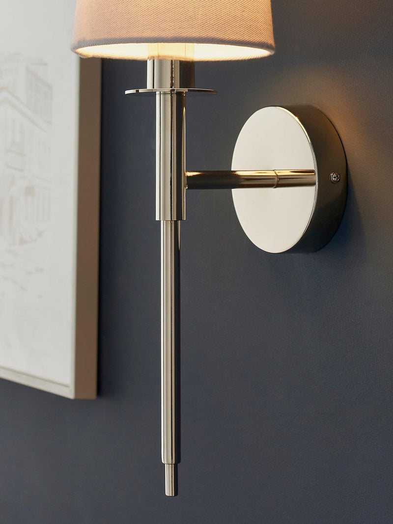 Applique murale Bay Lighting Louis Long Line - produit britannique