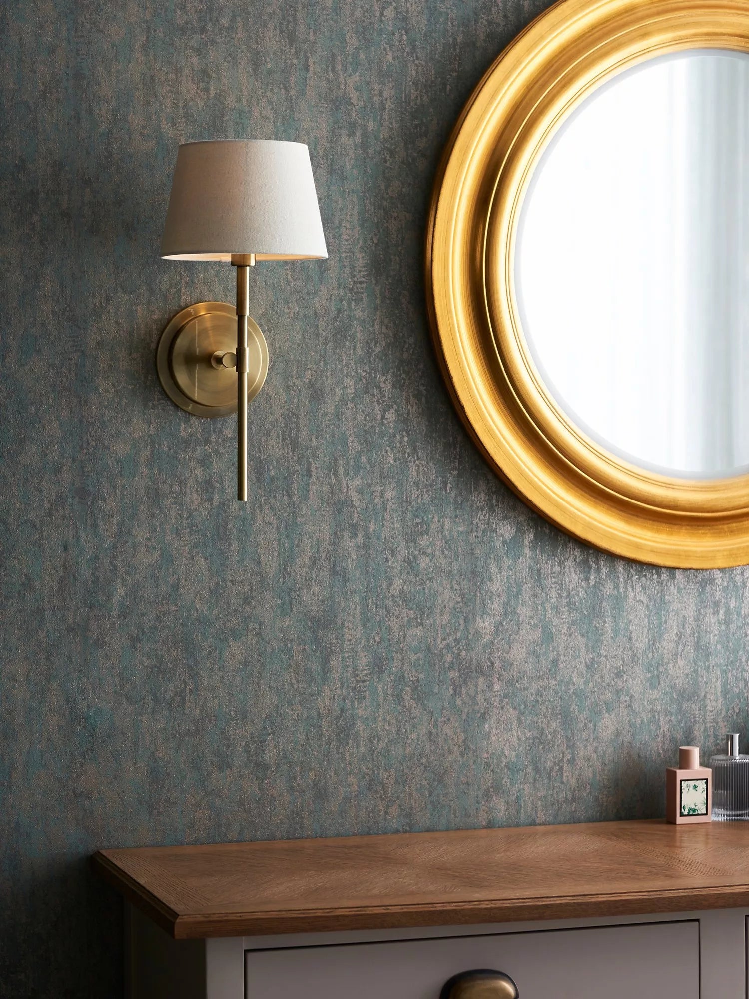 Bay Lighting Laurel wall light gold, imported from the UK