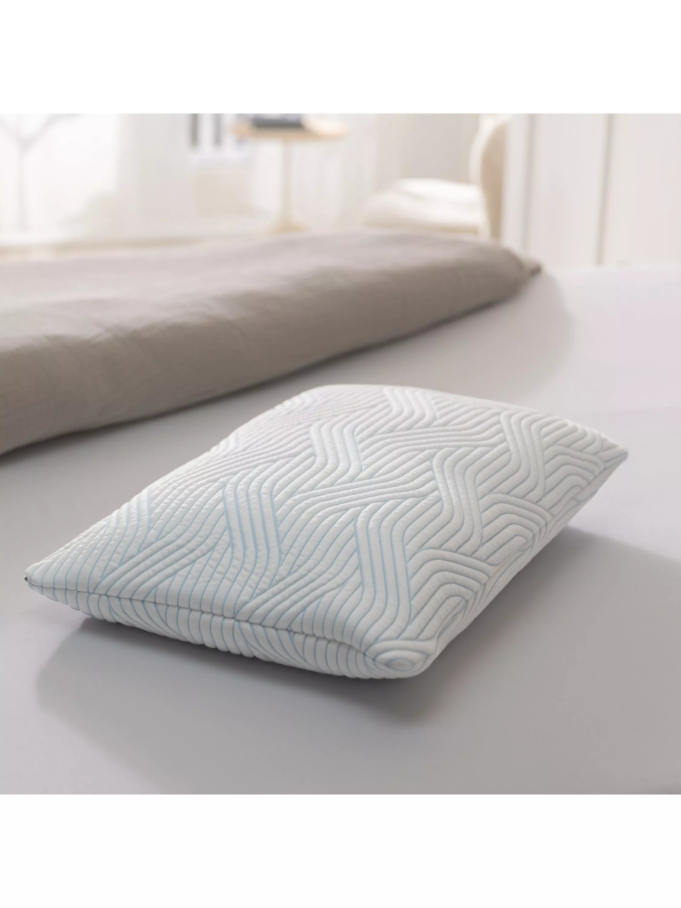 TEMPUR Cloud SmartCool Standard Soft pillow (British brand)