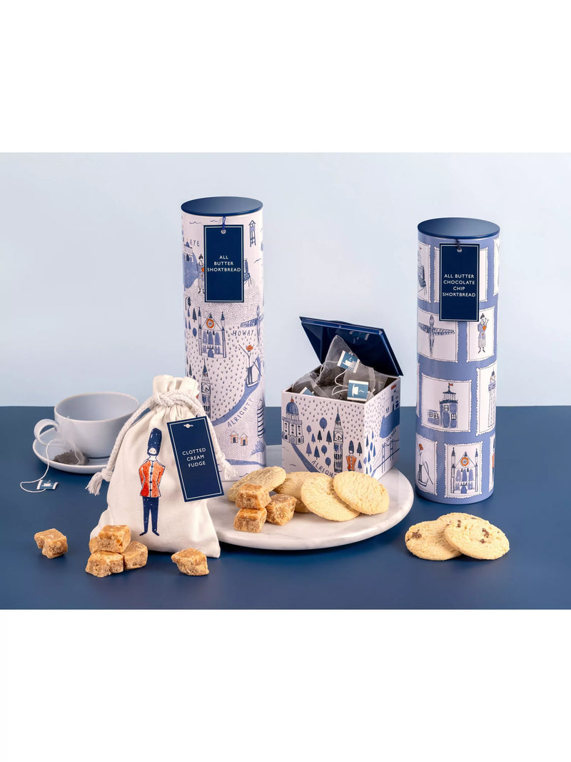Chocolate chip all butter shortbread in decorative tin, 300g - British product