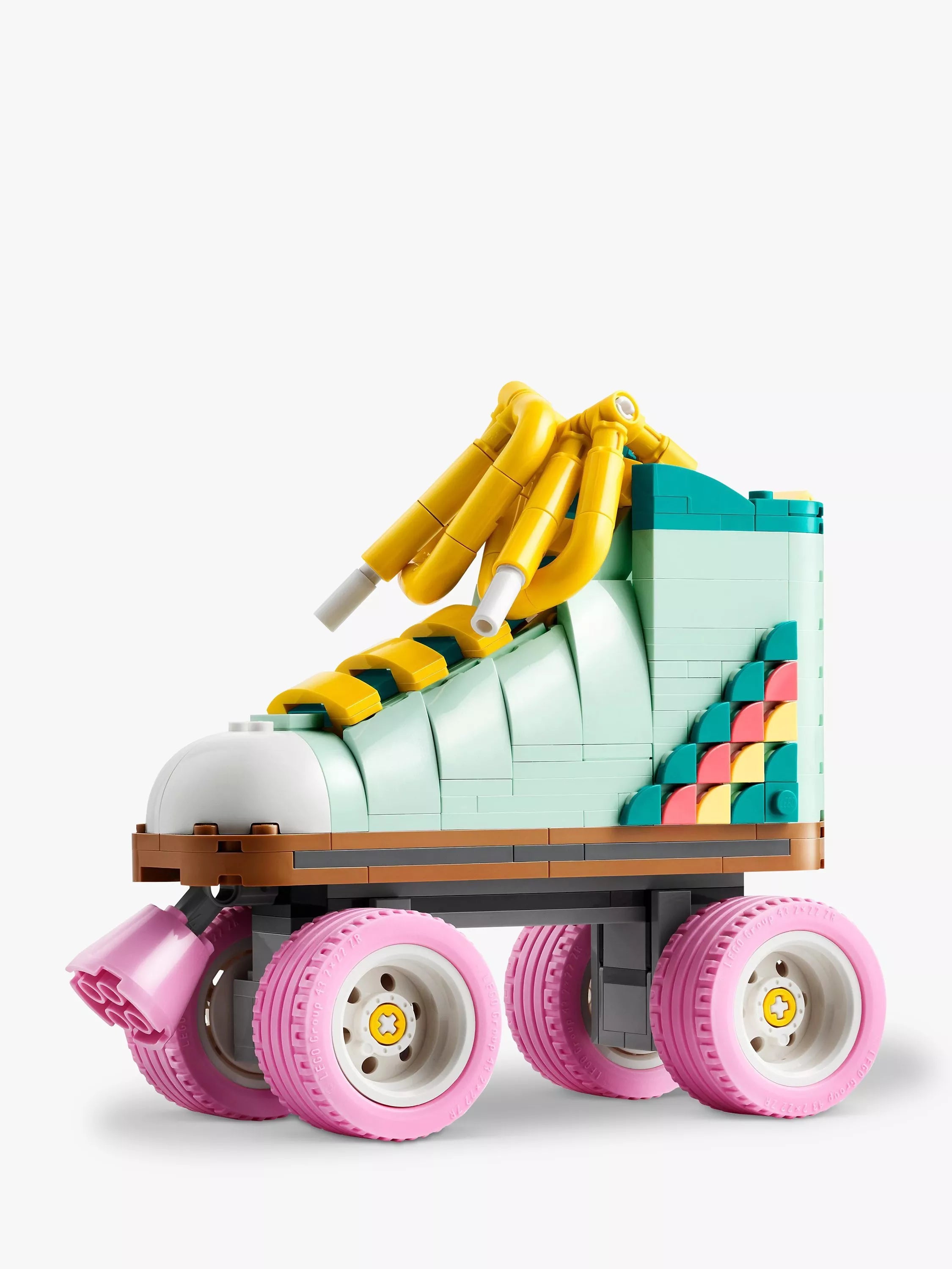 LEGO Creator 3in1 Retro Roller Skate and Toy Skateboard Building Set 342 Pieces, UK version