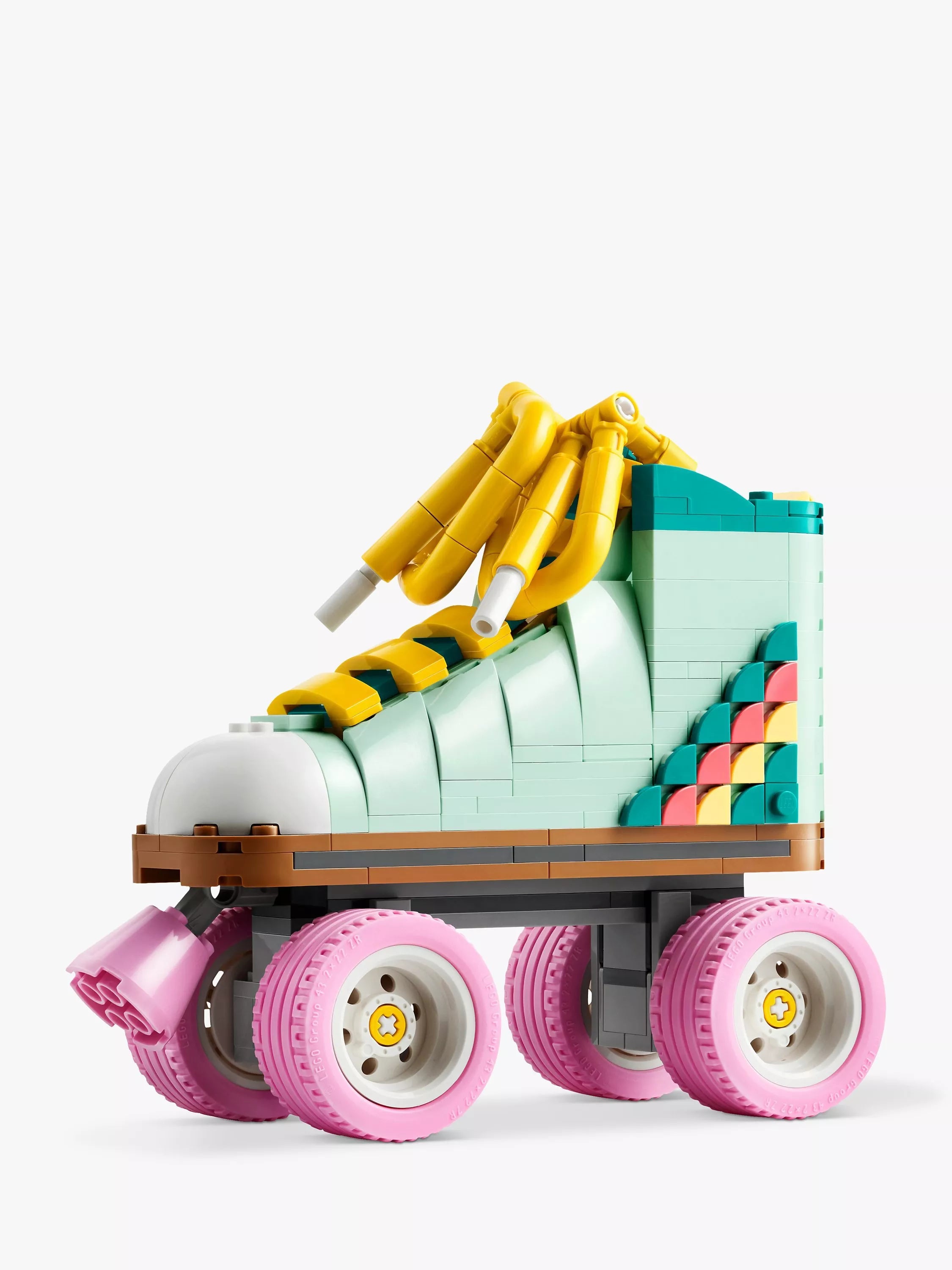 LEGO Creator 3in1 Retro Roller Skate and Toy Skateboard Building Set 342 Pieces, UK version