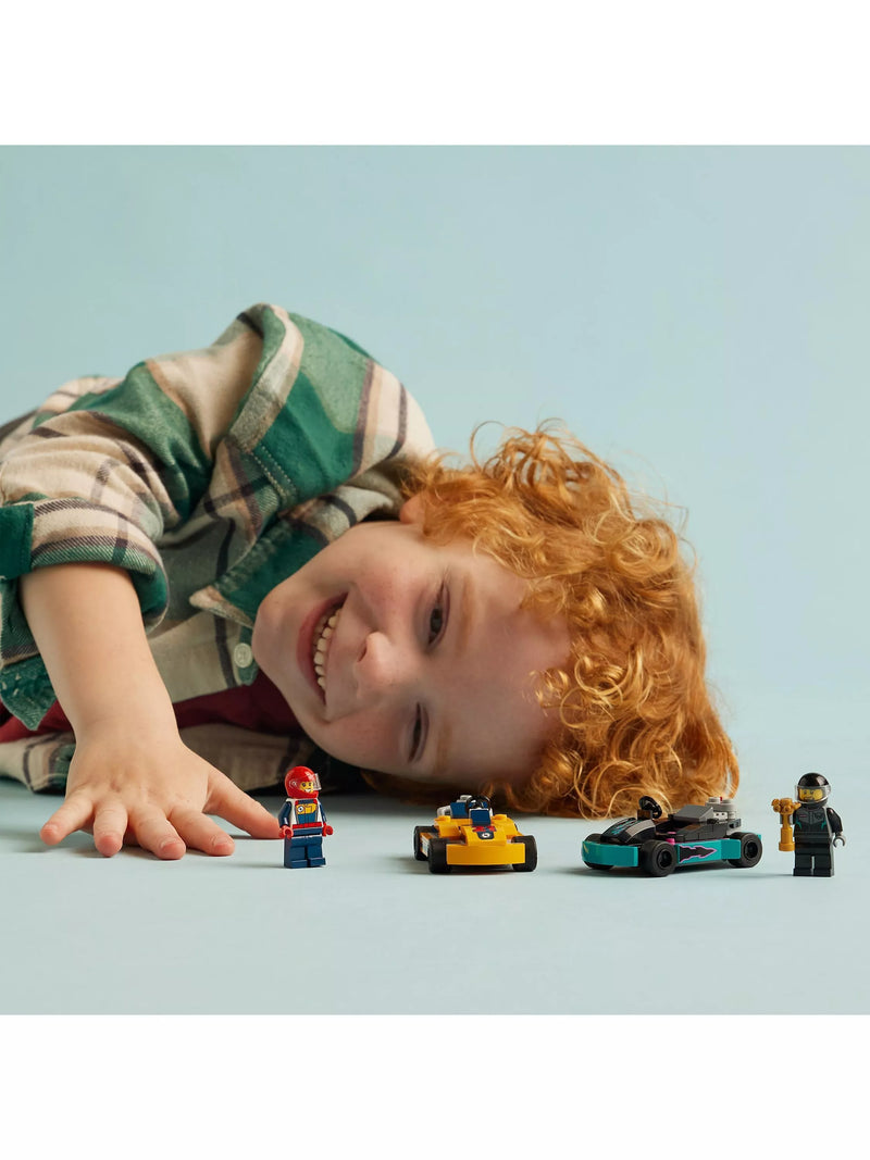 Go-Karts and Race Drivers Toy Set with 99 Pieces, UK version