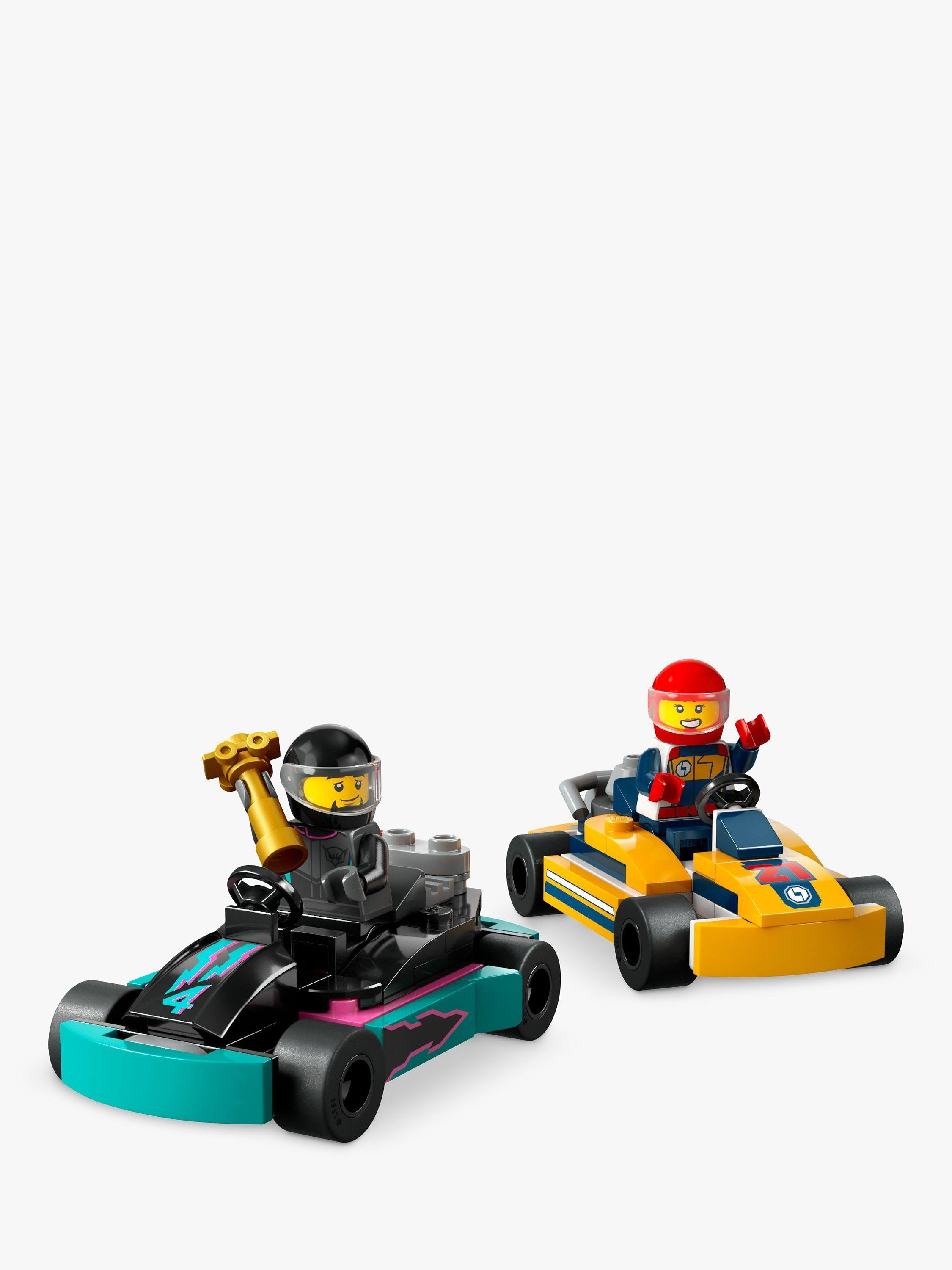 Go-Karts and Race Drivers Toy Set with 99 Pieces, UK version